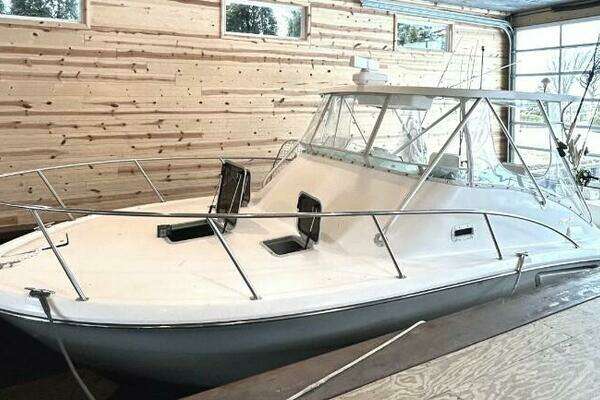 1998 Pursuit 3000 Offshore