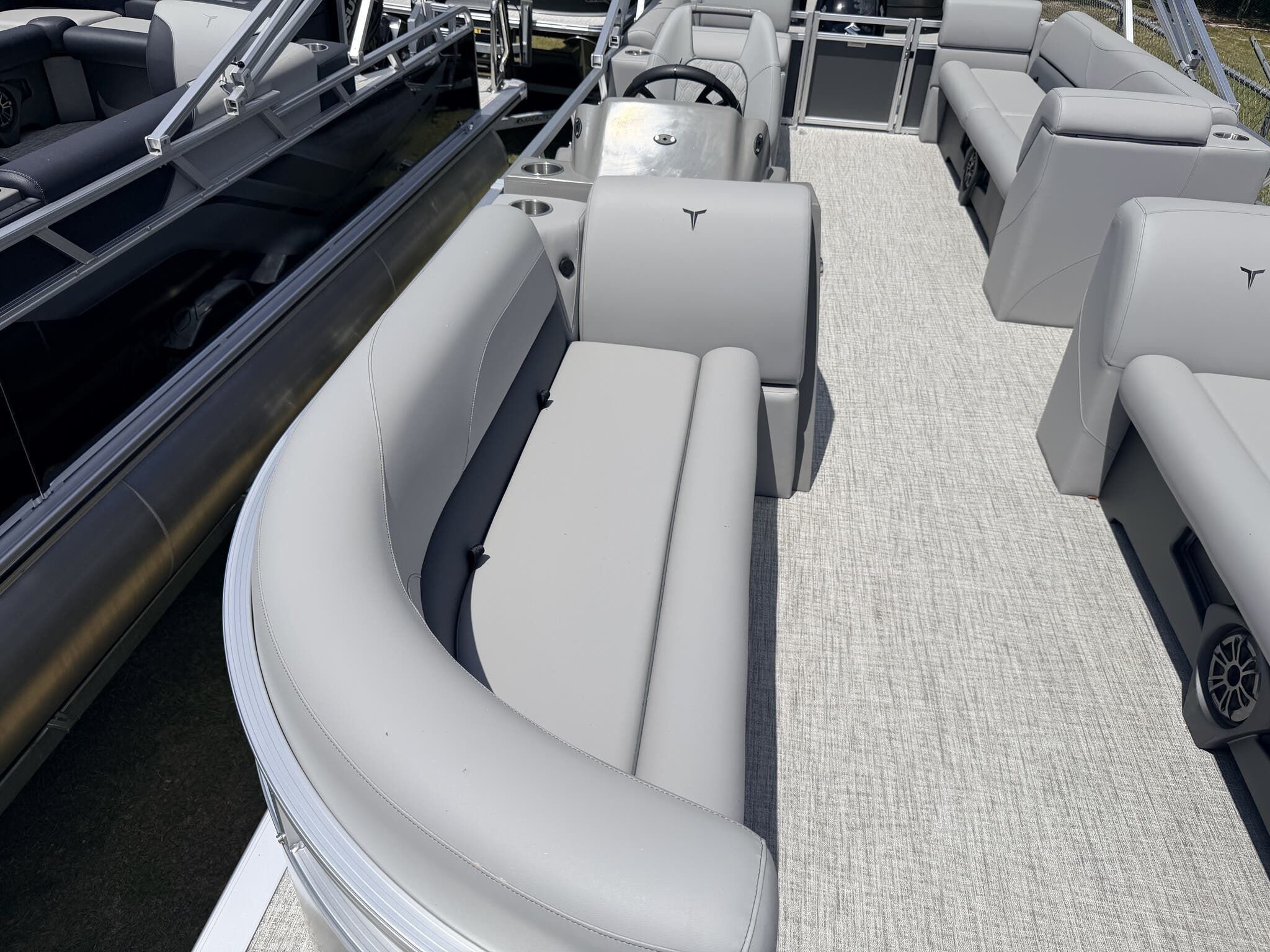 2026 Tahoe Pontoon Boats SLT 23 QUAD LOUNGER-140HP - 7