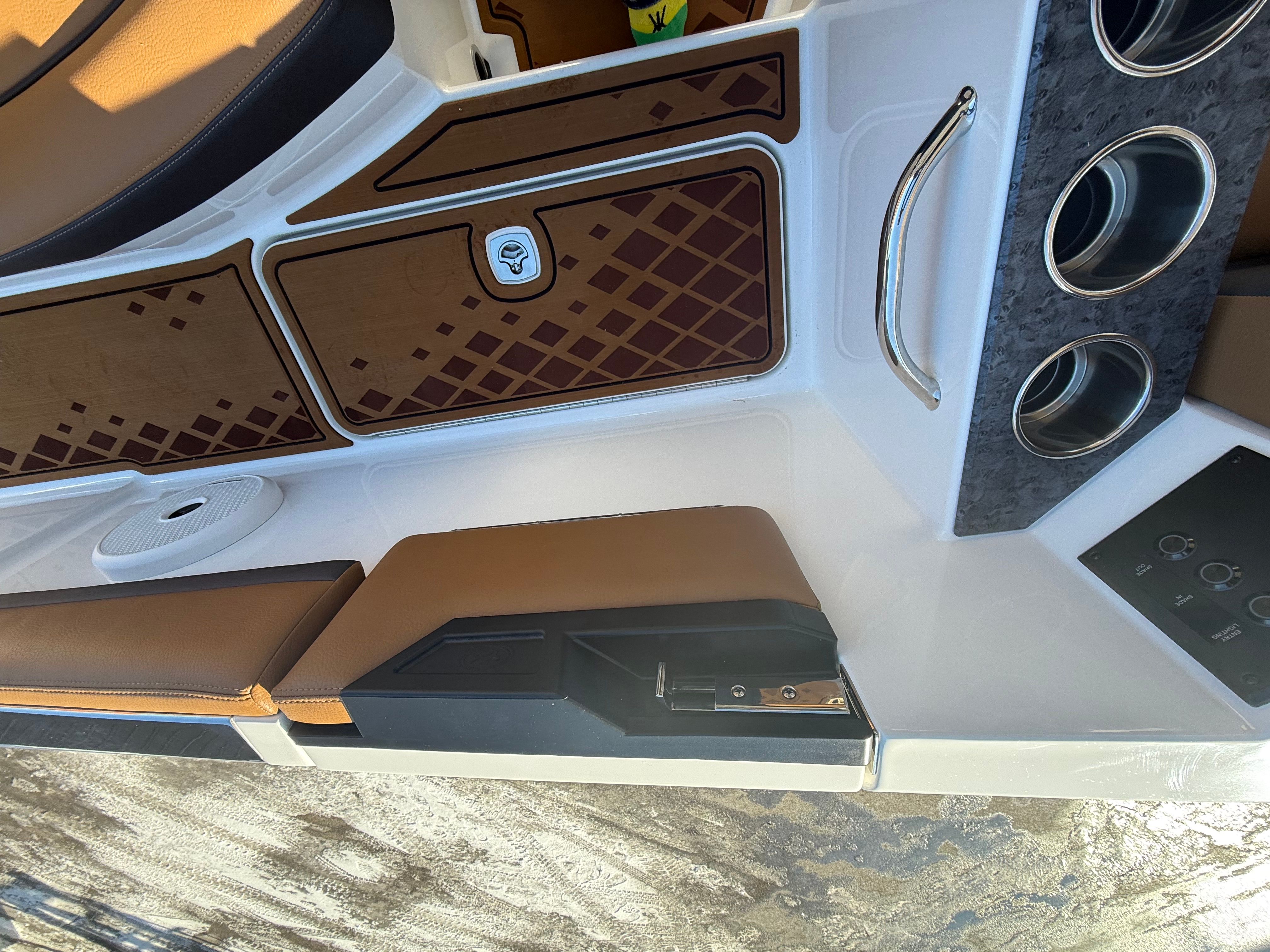 2026 Cobalt R31 Surf - 11