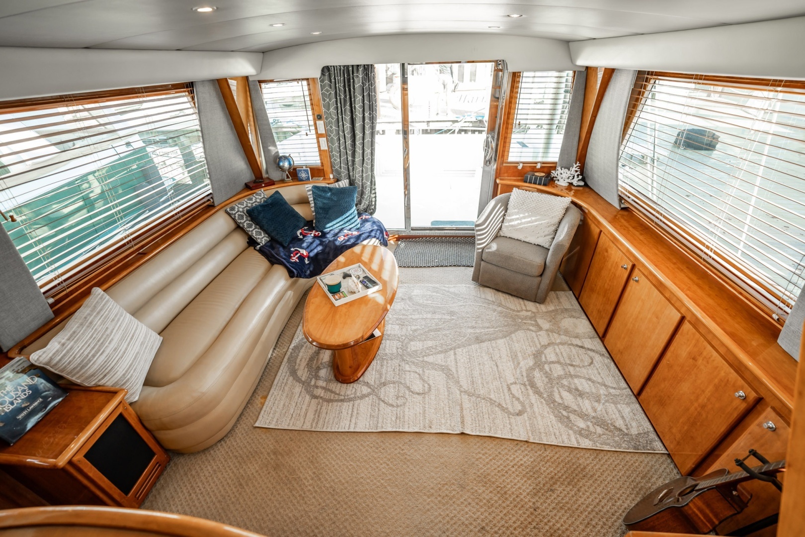 2004 Navigator 5700 Rival Pilothouse - Image 15