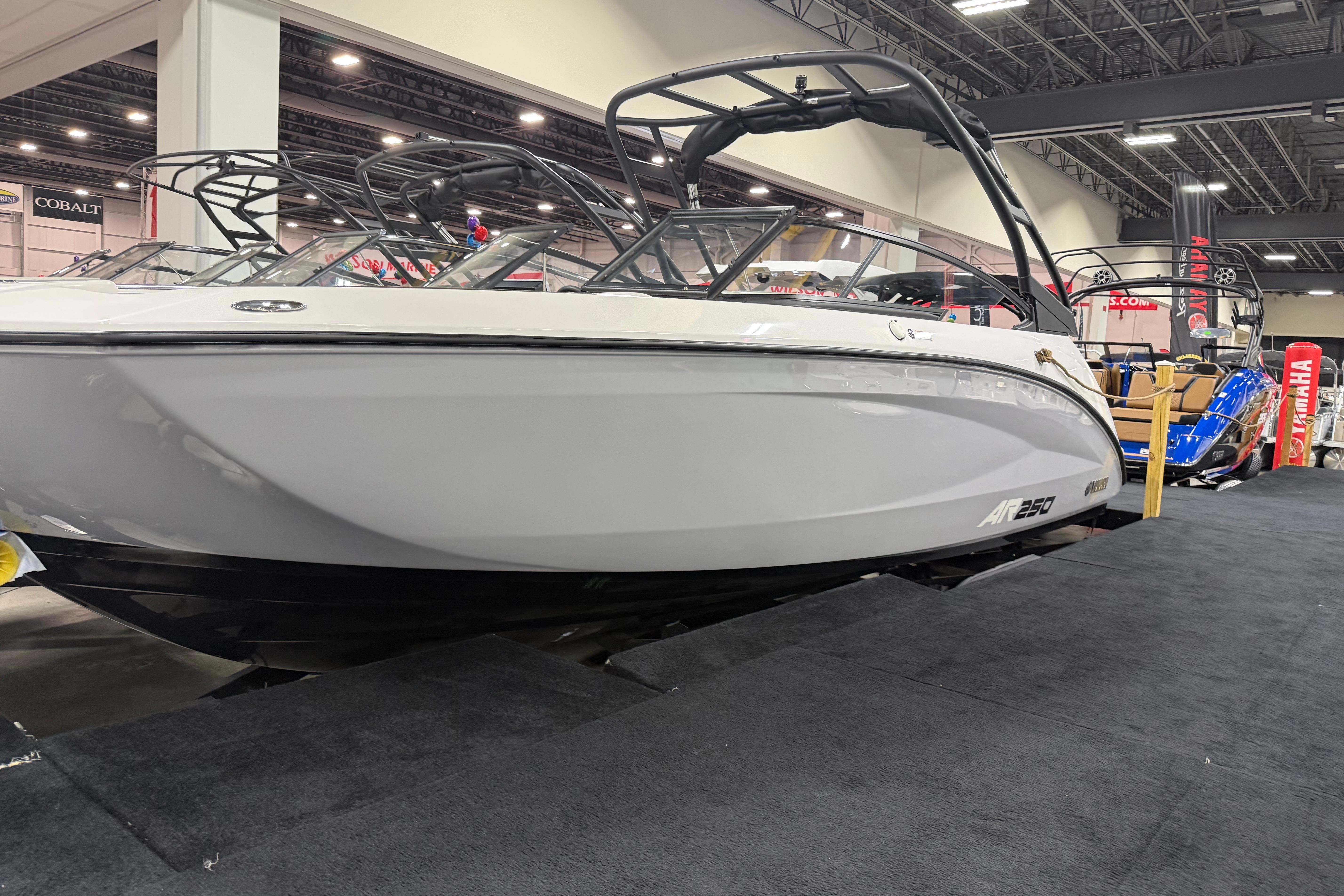 2026 Yamaha Boats 252S