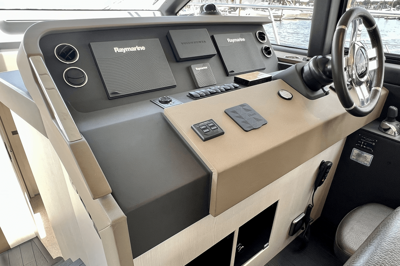 2019 Azimut 50 FLYBRIDGE - Image 60