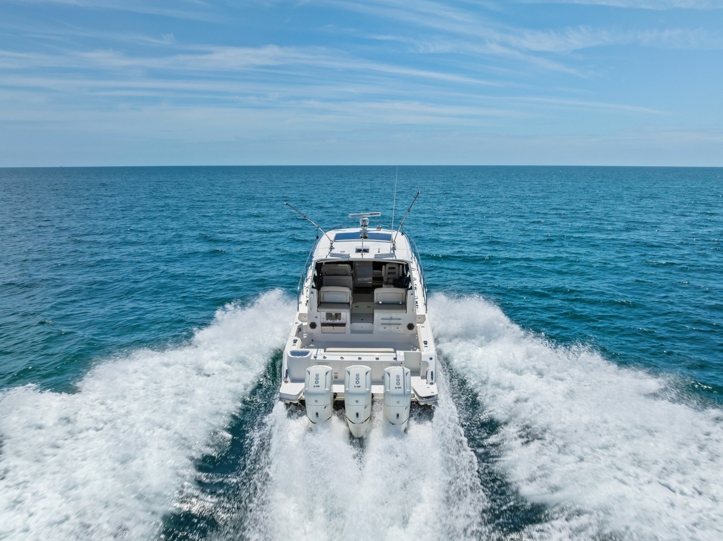 2023 Boston Whaler 405 Conquest - Image 4