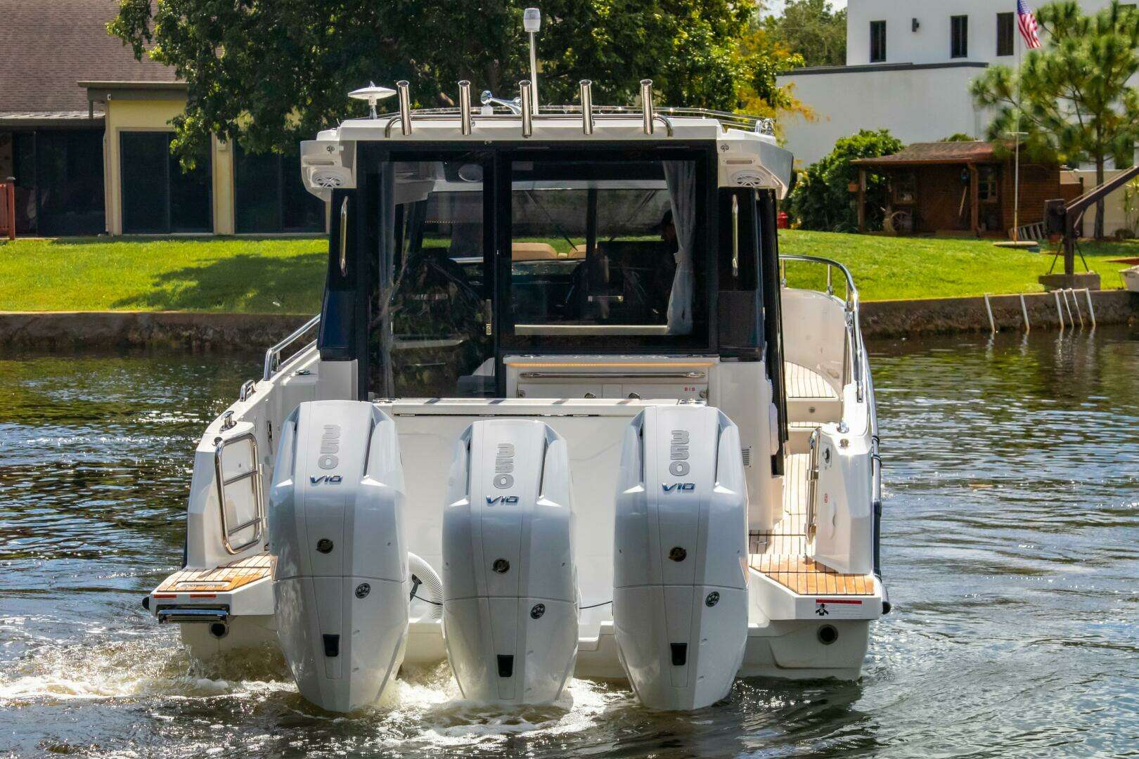 2025 Wellcraft 38 Explorer - Image 11