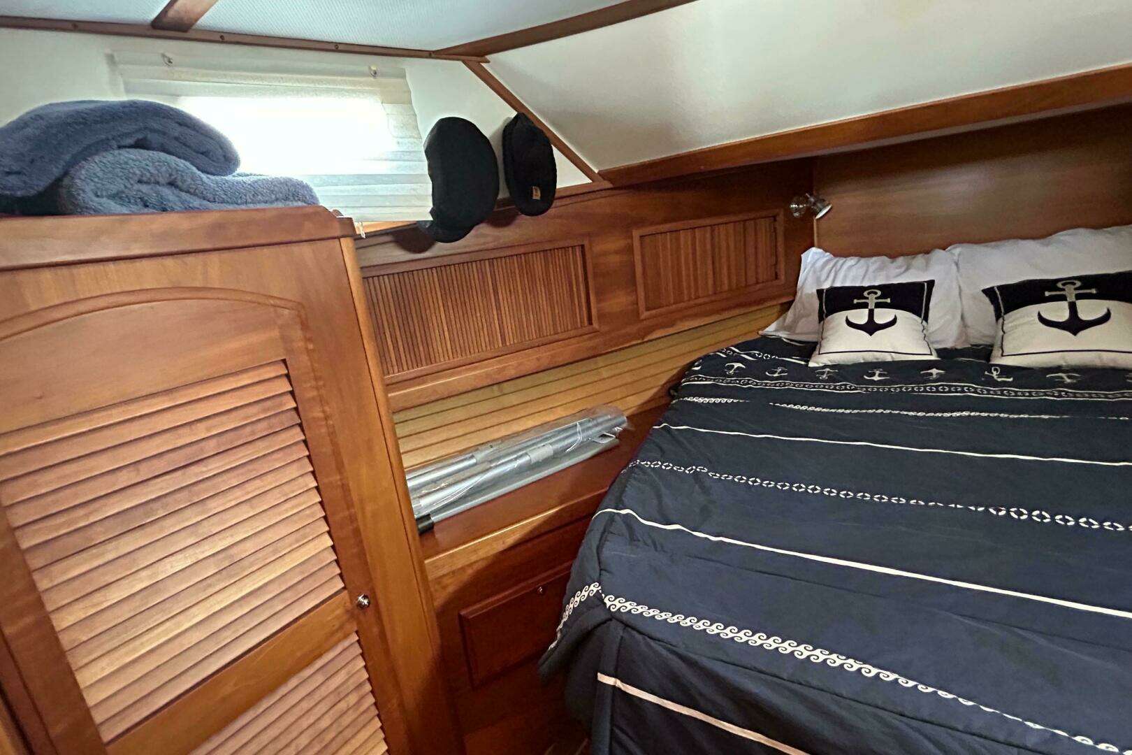 2004 Sabre 36 Flybridge - Image 34