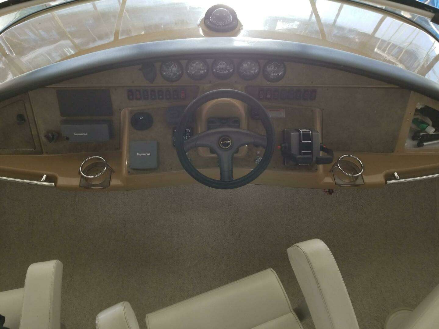 2004 Carver 360 Sport Sedan - Image 8