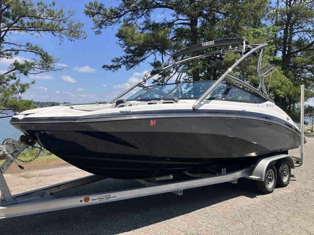 2016 Yamaha Boats 212X - 2