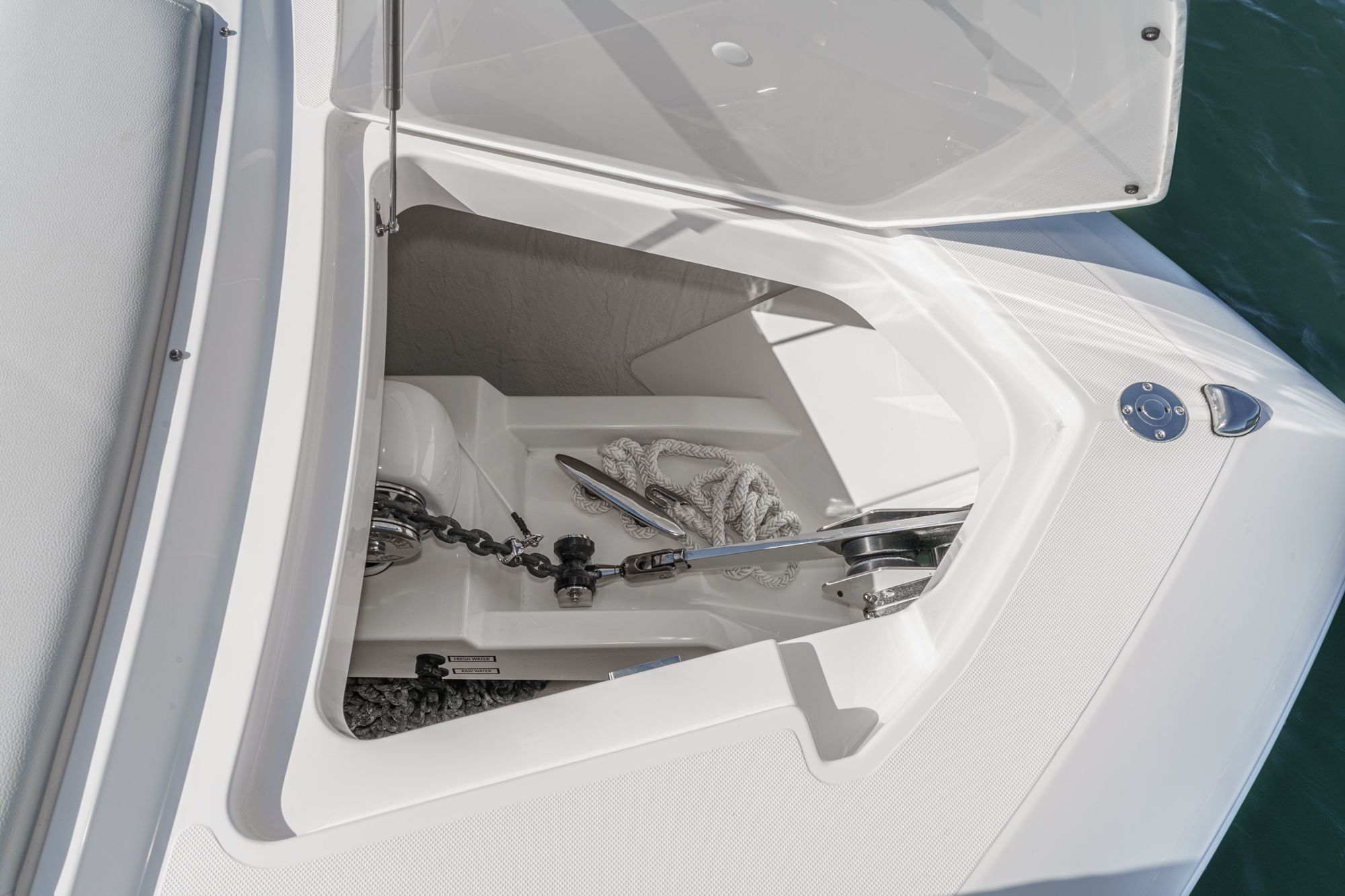 2023 Tiara Yachts 48 LS - 17