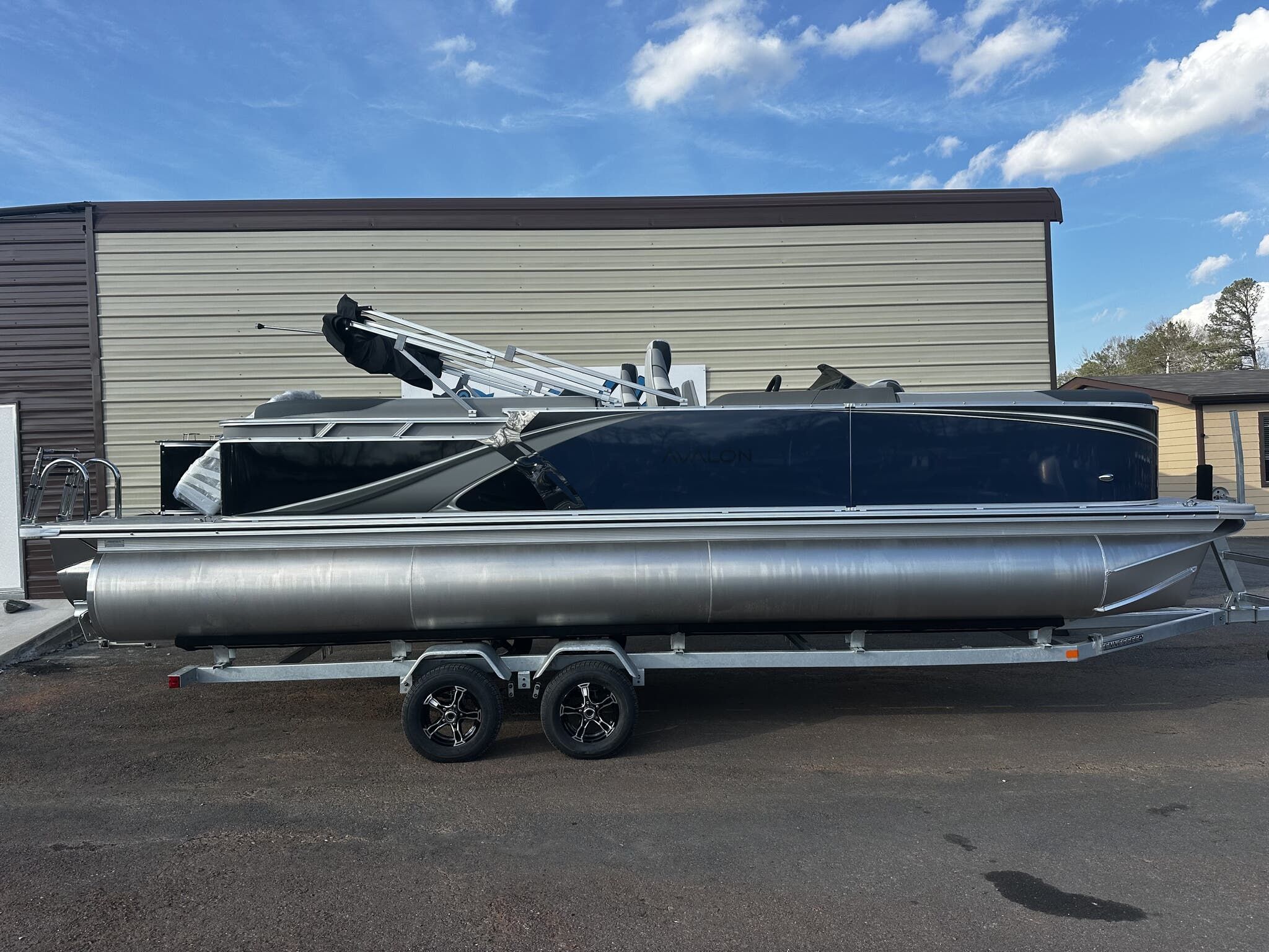 2026 Avalon LSZ 23 QUAD LOUNGER-TRITOON-175HP