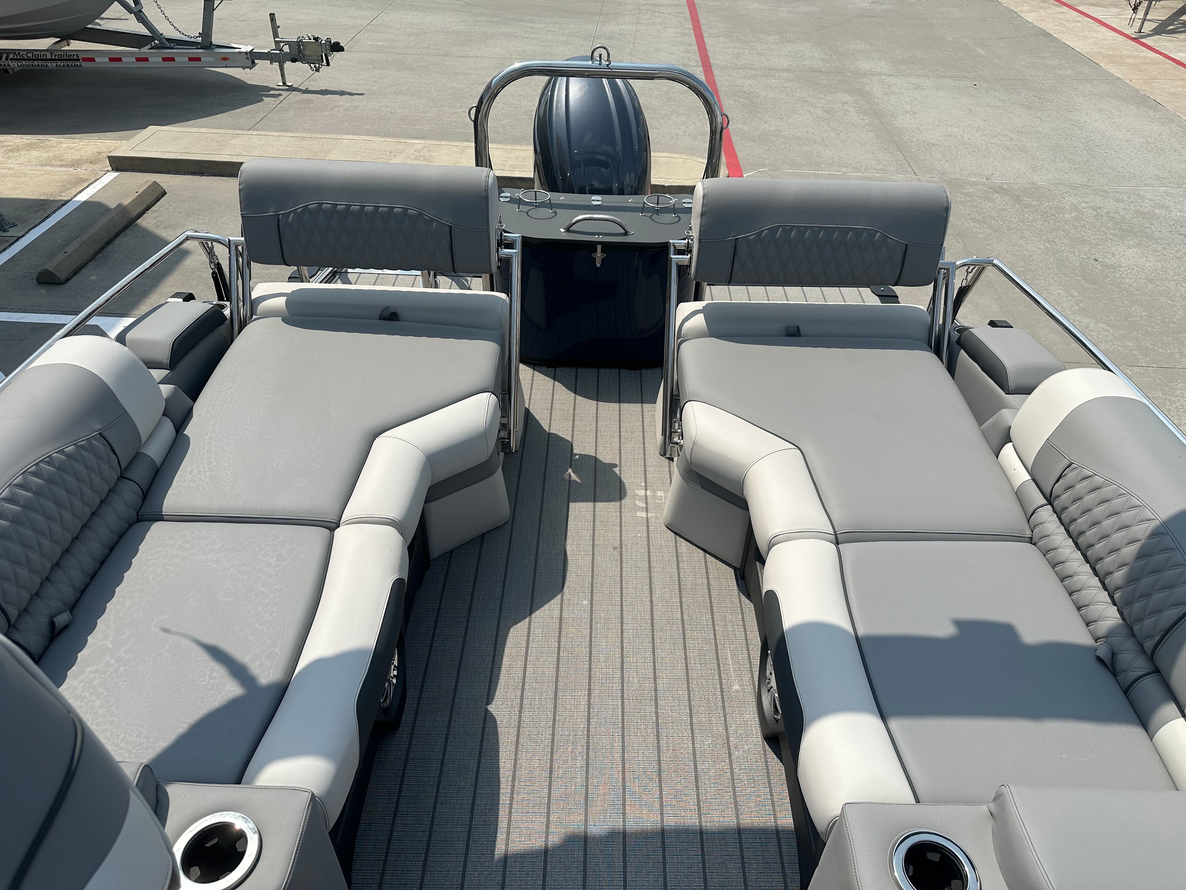 2025 Avalon Catalina Quad Lounge Shift - 23' - 27