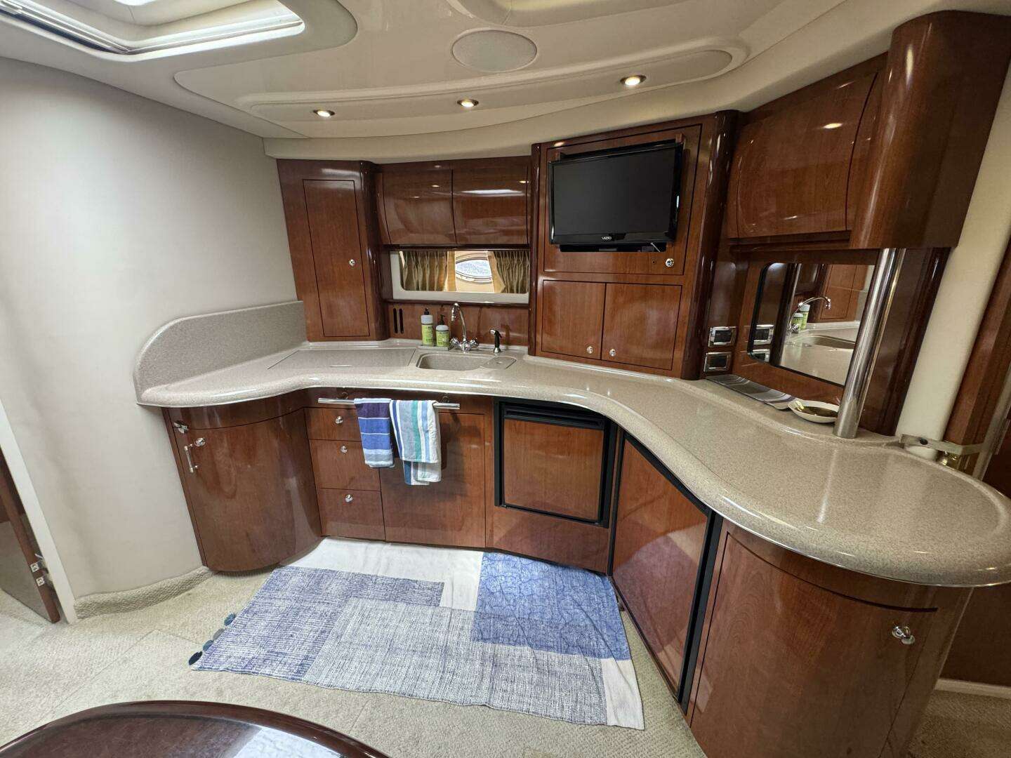 2003 Sea Ray 420 Sundancer - Image 28