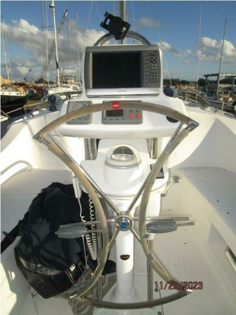 2008 Hunter H41 Deck Salon - Image 26