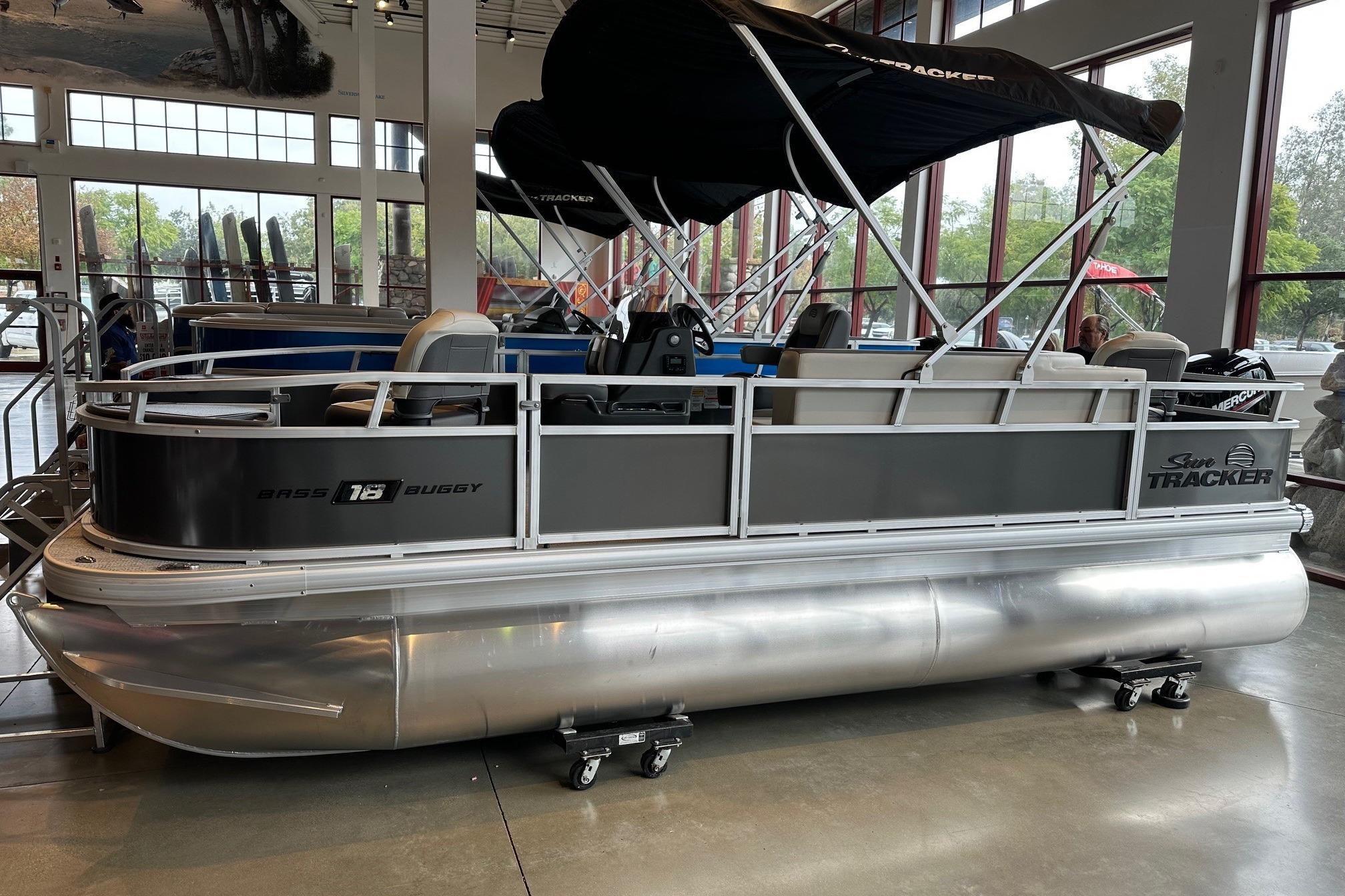 2026 Sun Tracker Bass Buggy 18 DLX