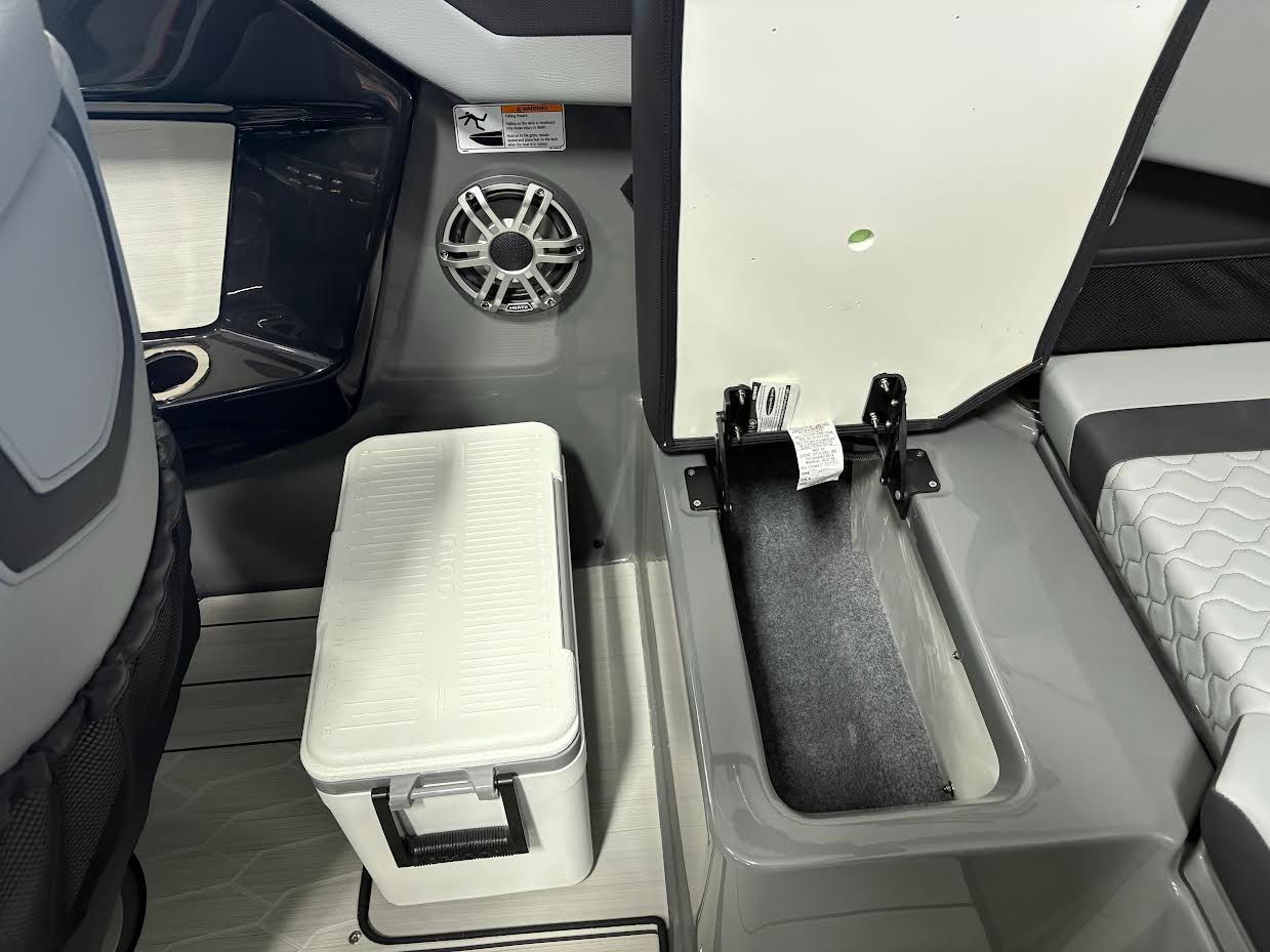 2025 Yamaha Boats 222XE - 9