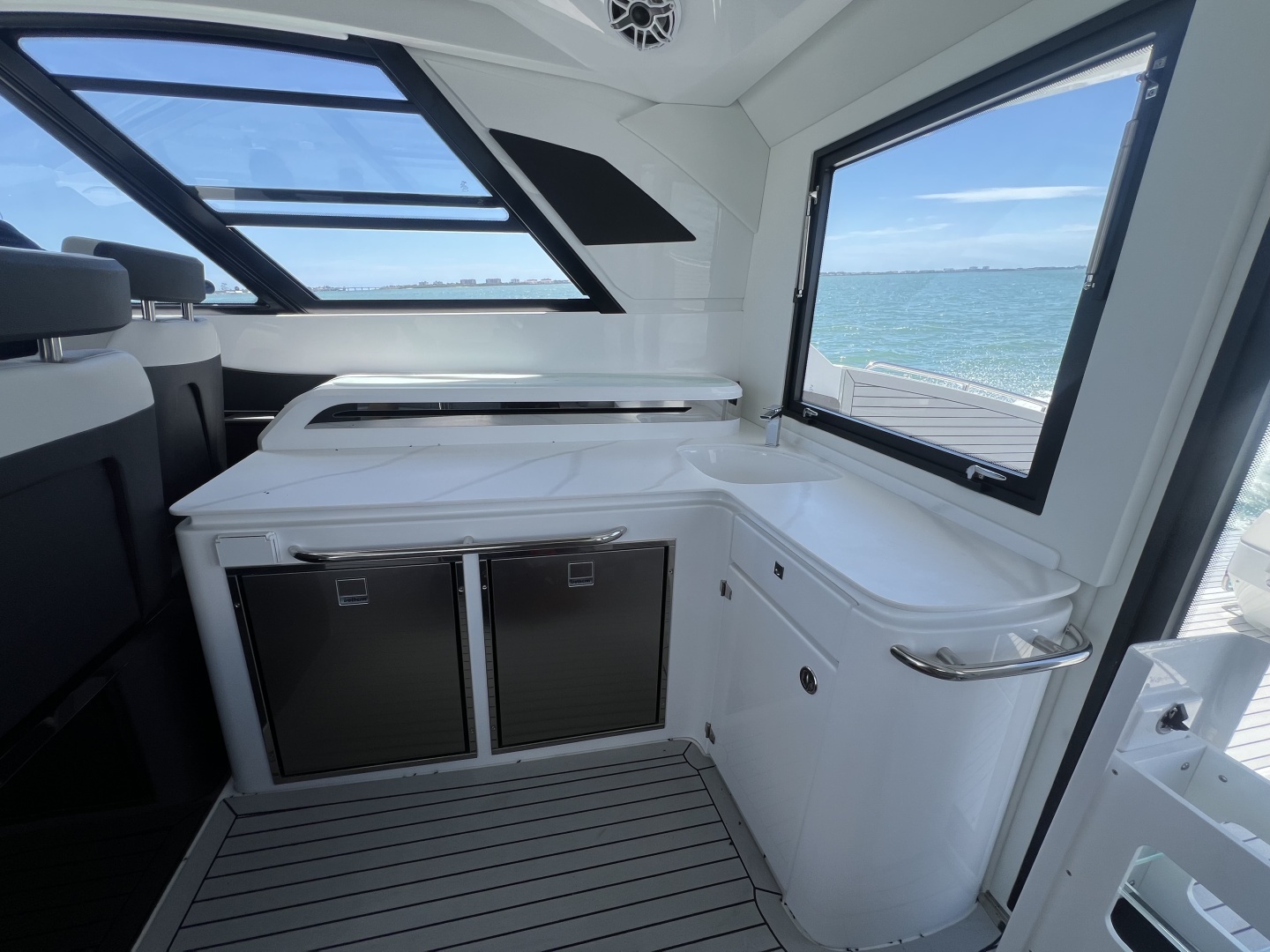2026 Cruisers Yachts 50GLS OB - Image 50