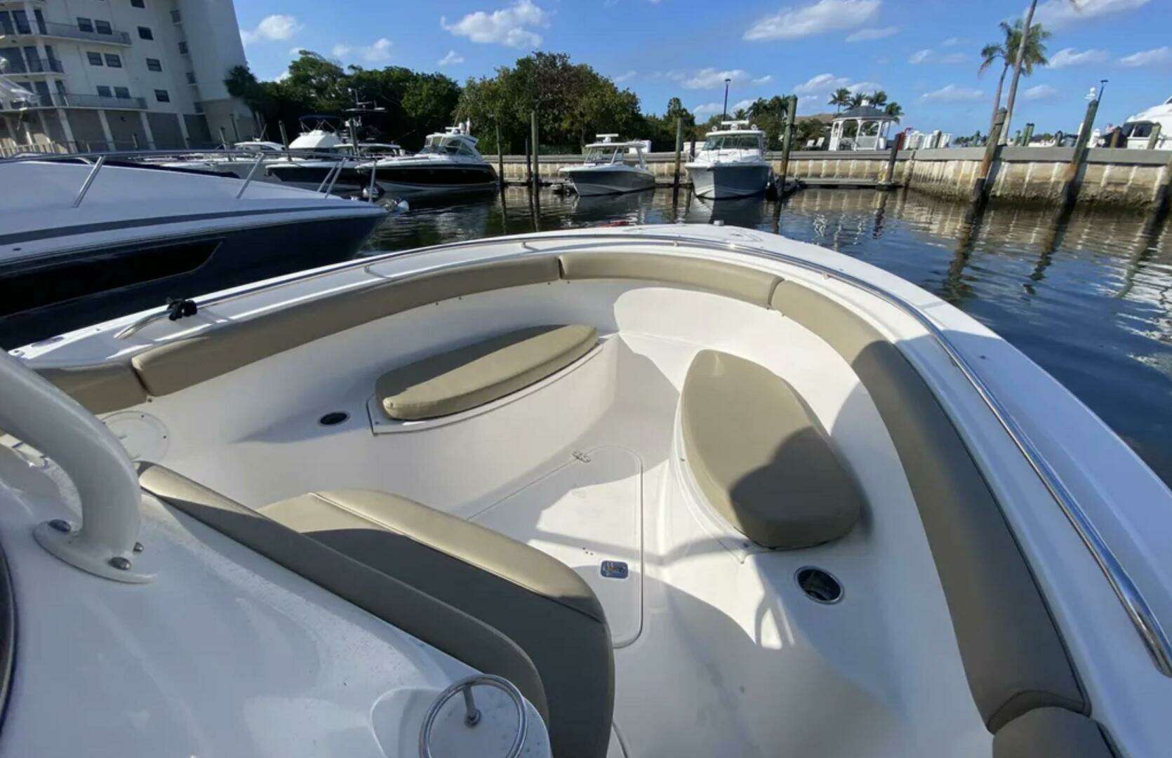 2015 Pursuit Sport - Image 22