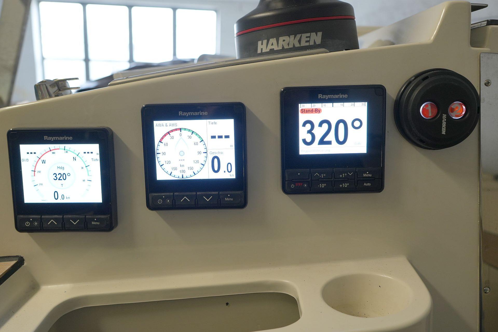 Raymarine navigation displays on 2022 Saffier SC 8M Cabin yacht dashboard.