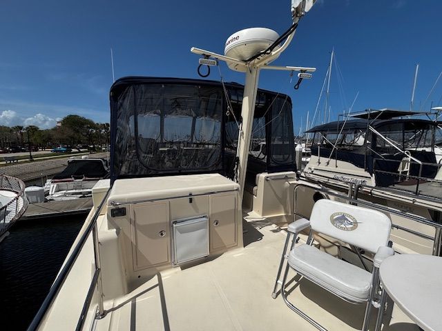 2005 Mainship 400 Trawler - 24