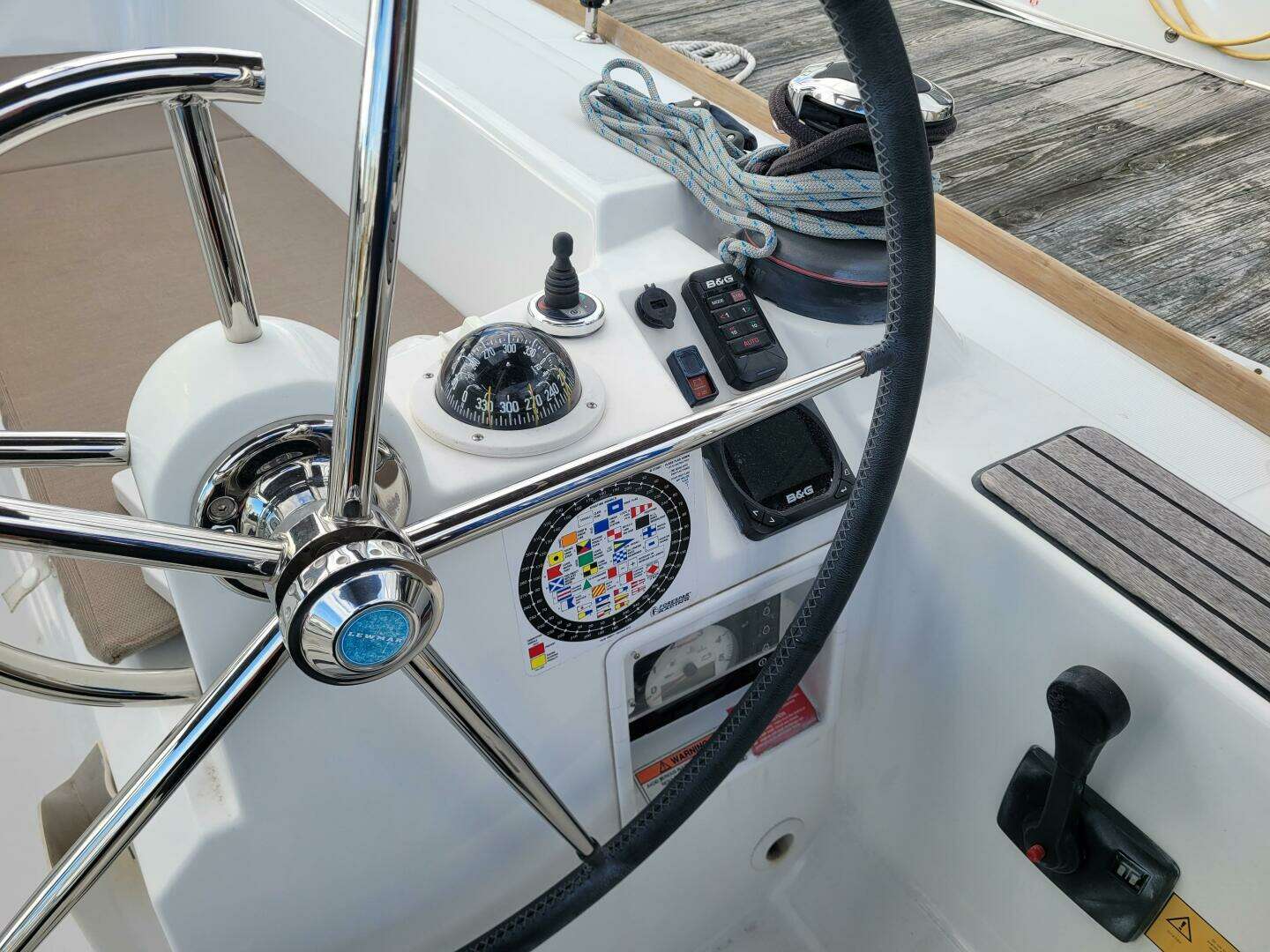 2014 Jeanneau 379 - Image 16