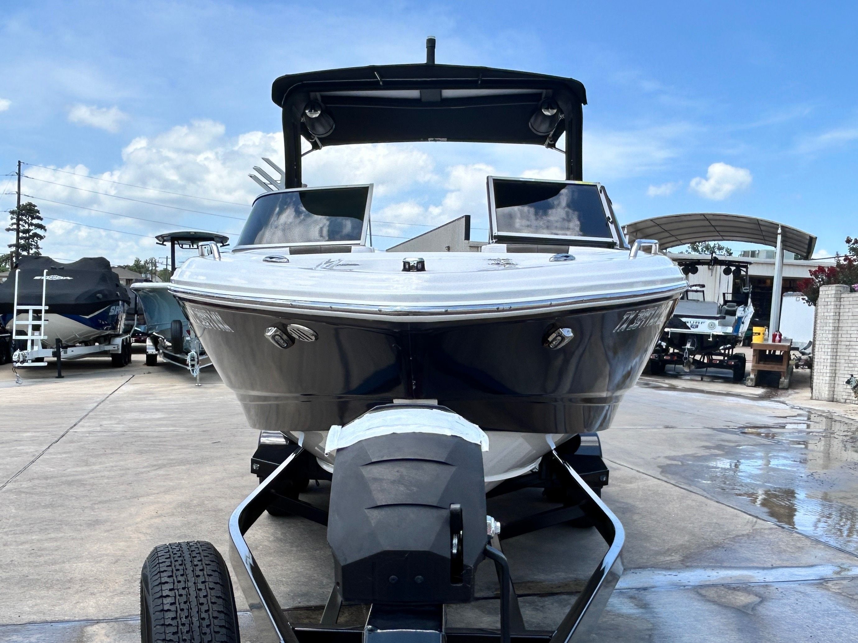2018 Chaparral 23 Surf - 8