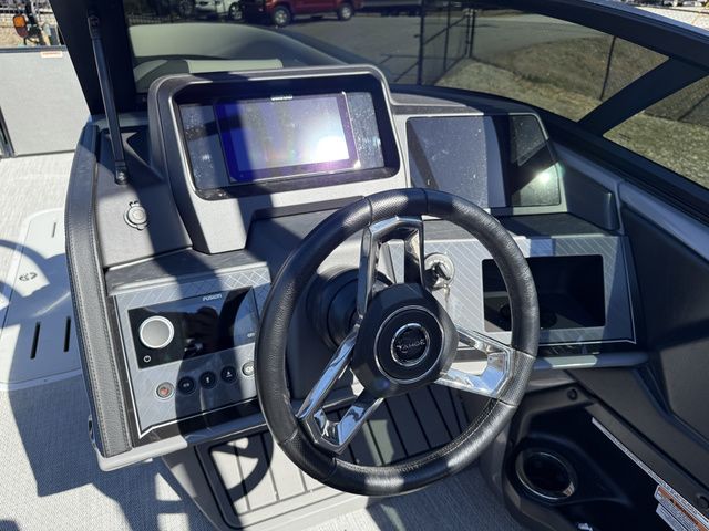 2026 Tahoe Cascade - Quad Lounger Shift Windshield - 19