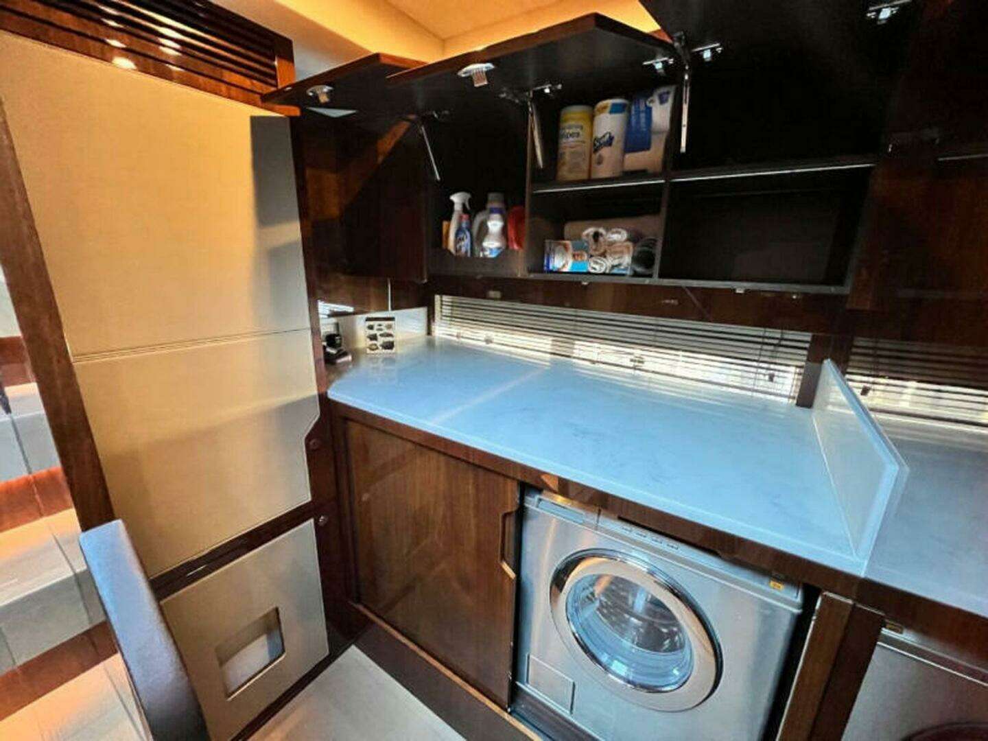 2020 Fairline Squadron - Image 32