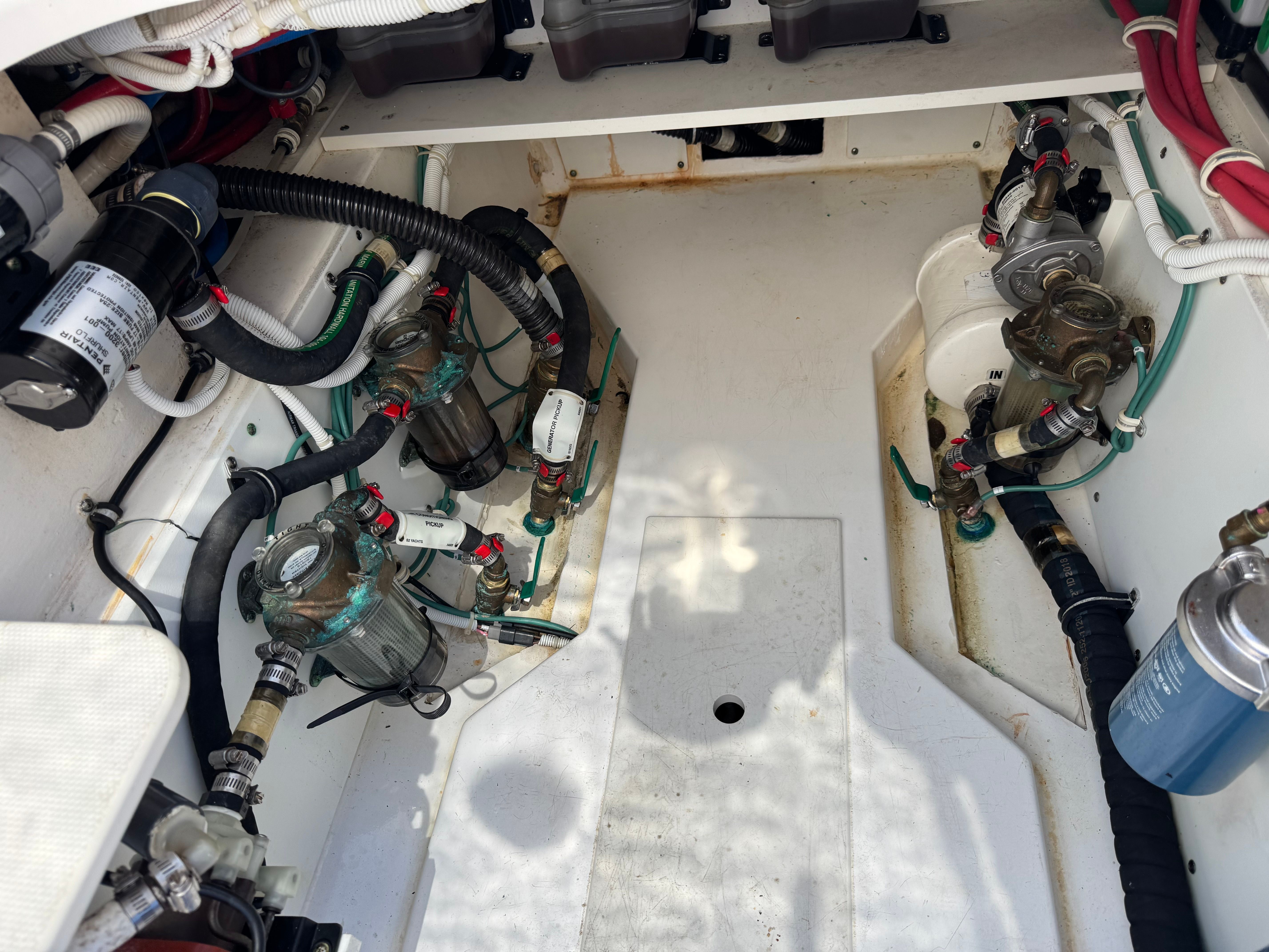 2019 PURSUIT 368 S - Image 27