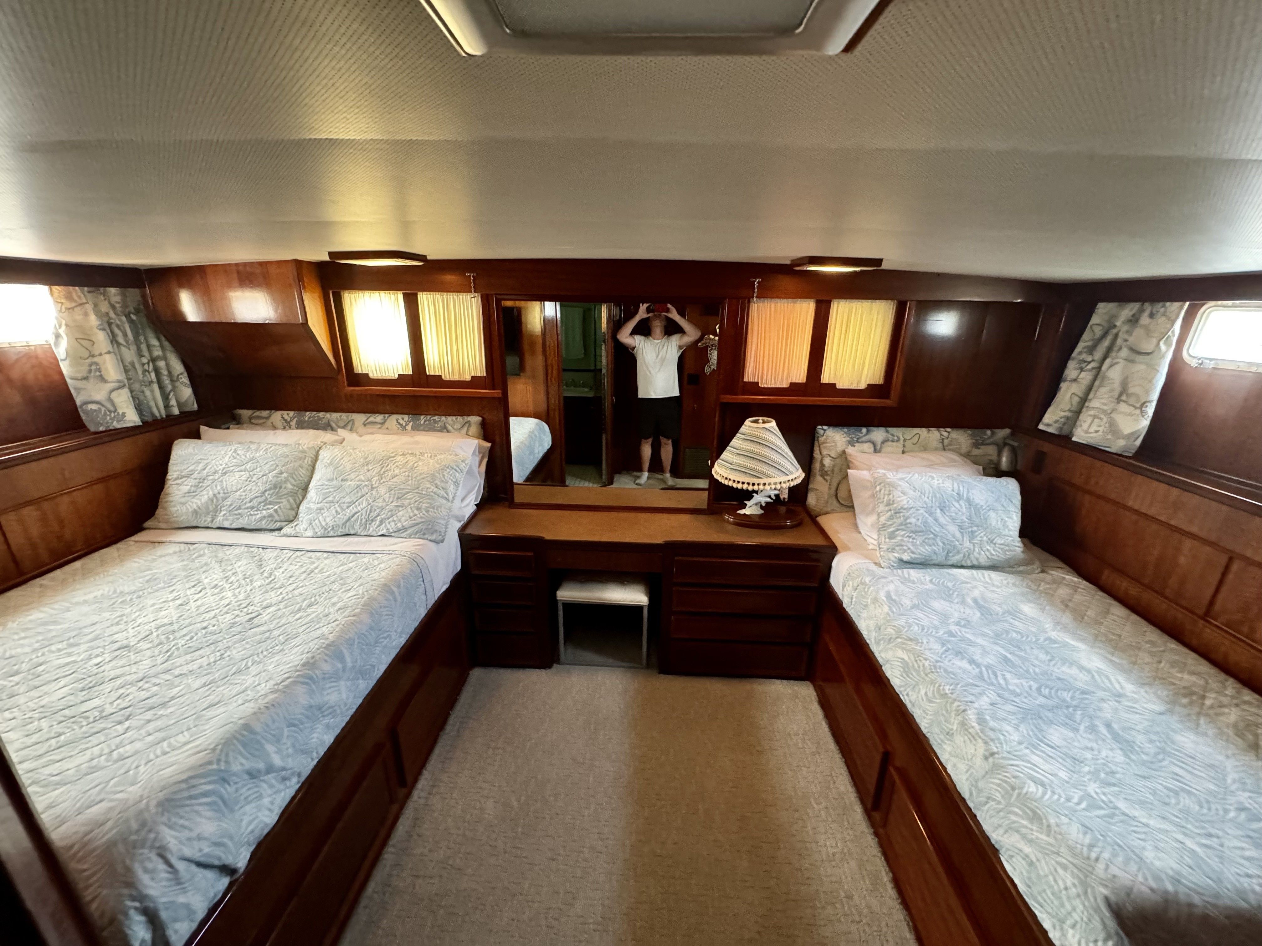 1975 Hatteras 58 Long Range Cruiser - 37