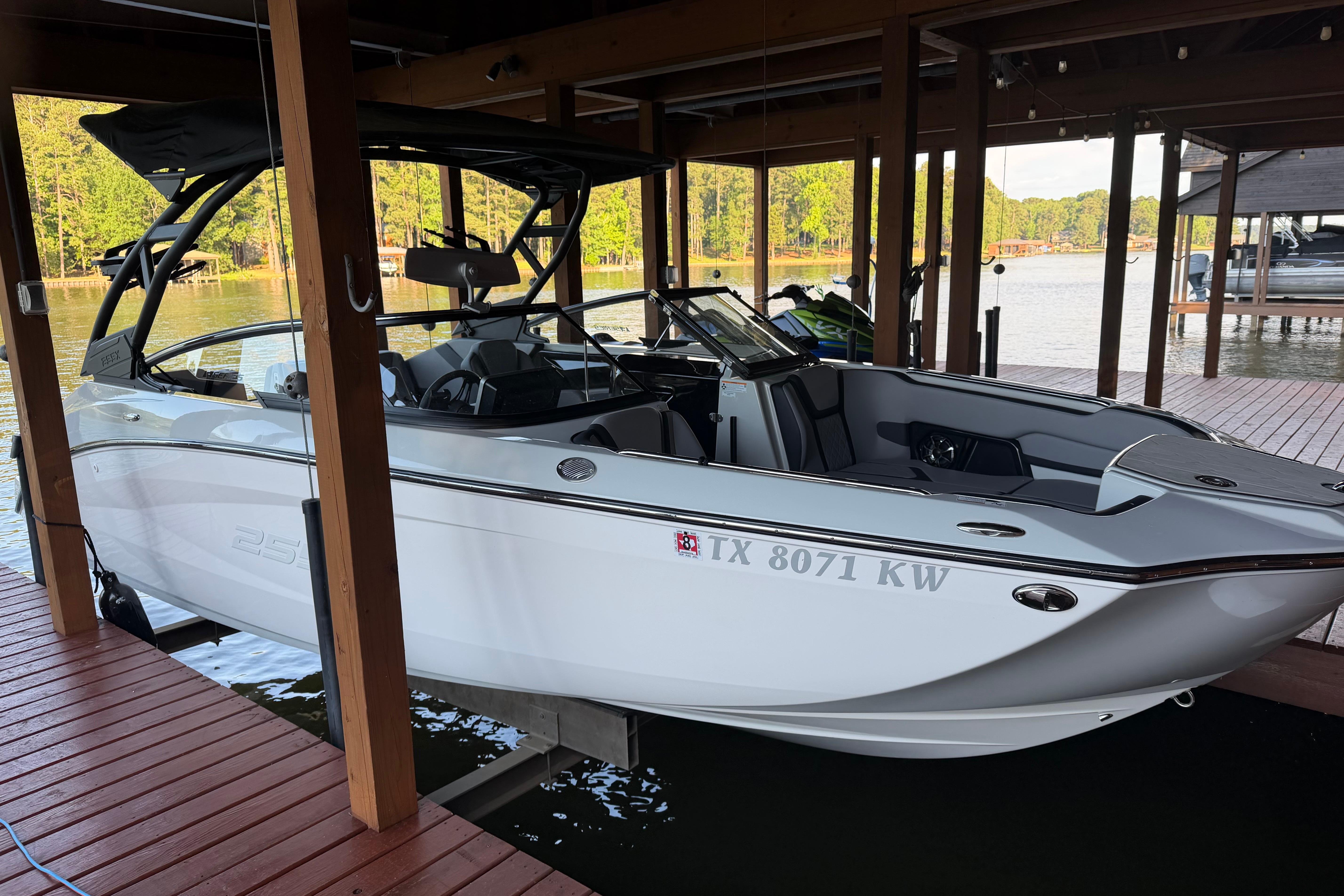 2024 Yamaha Boats 255XE