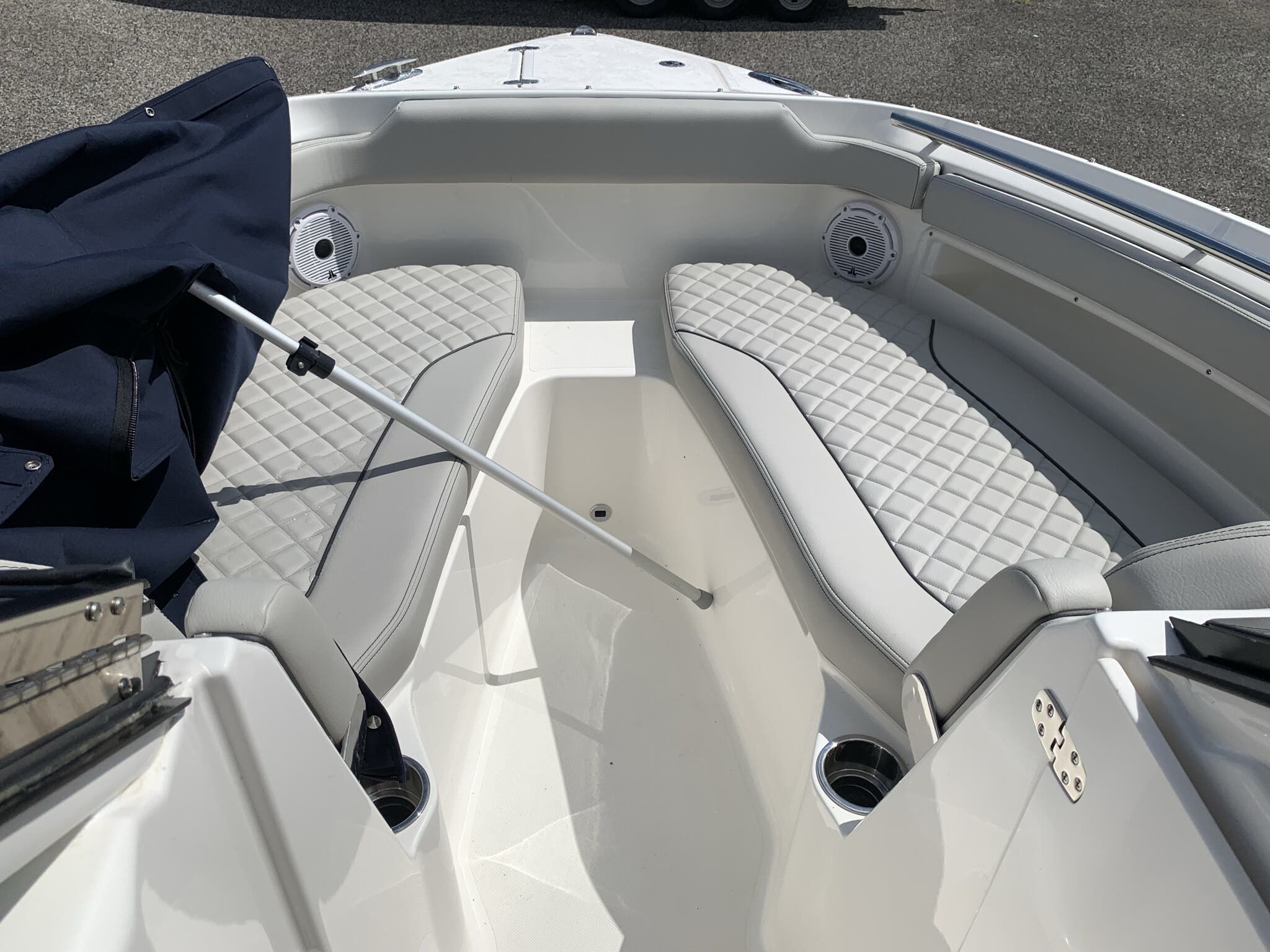 2022 Pursuit DC 266 Dual Console - 8