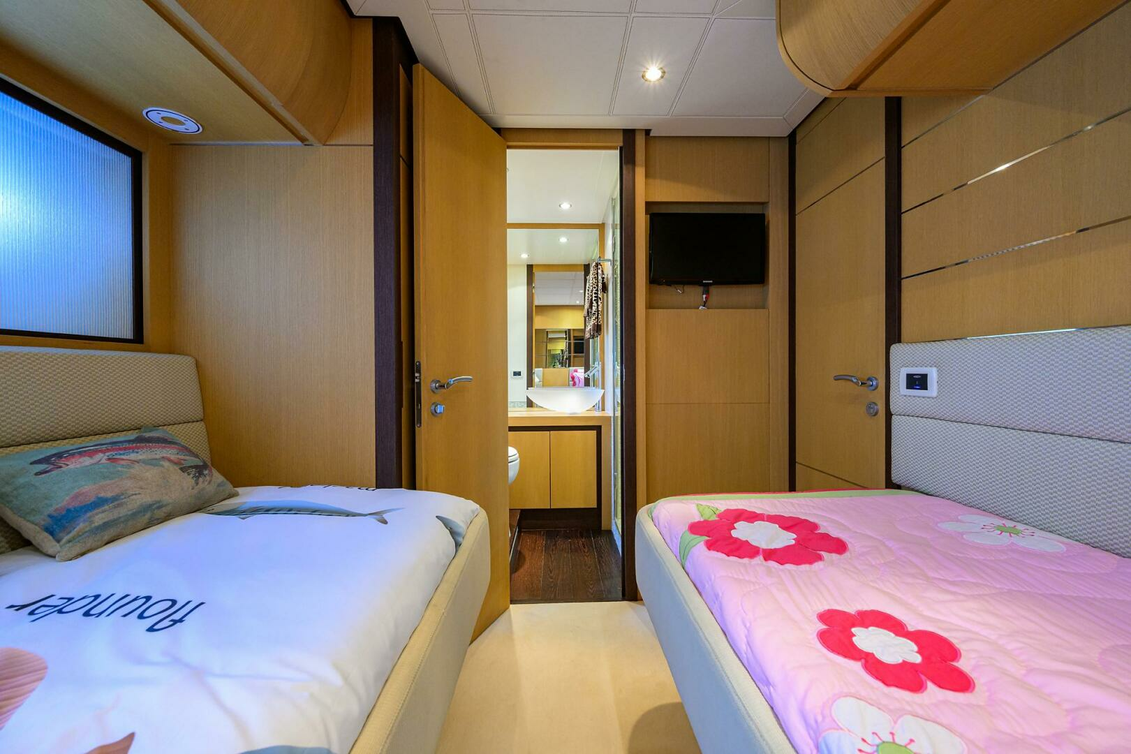 2009 Pershing 90 Express - Image 33