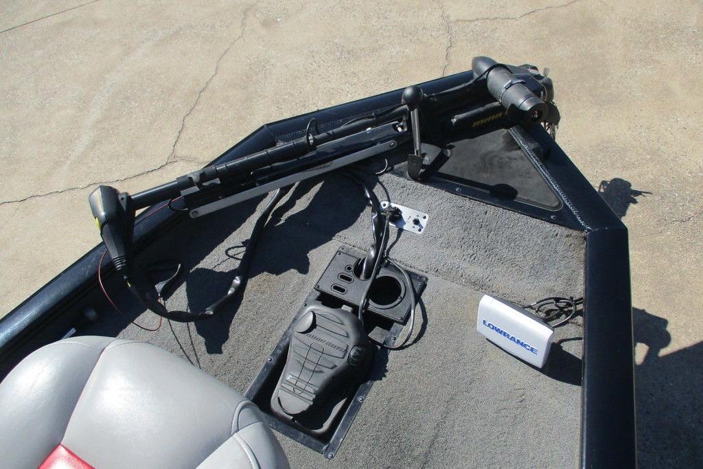 2017 Tracker Pro Team 175 TXW boat deck with trolling motor and Lowrance device.