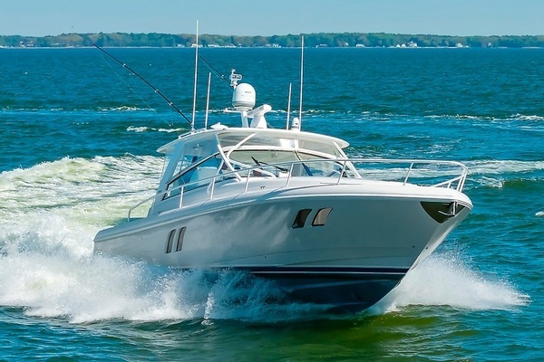 2010 Intrepid 475 Sport Yacht