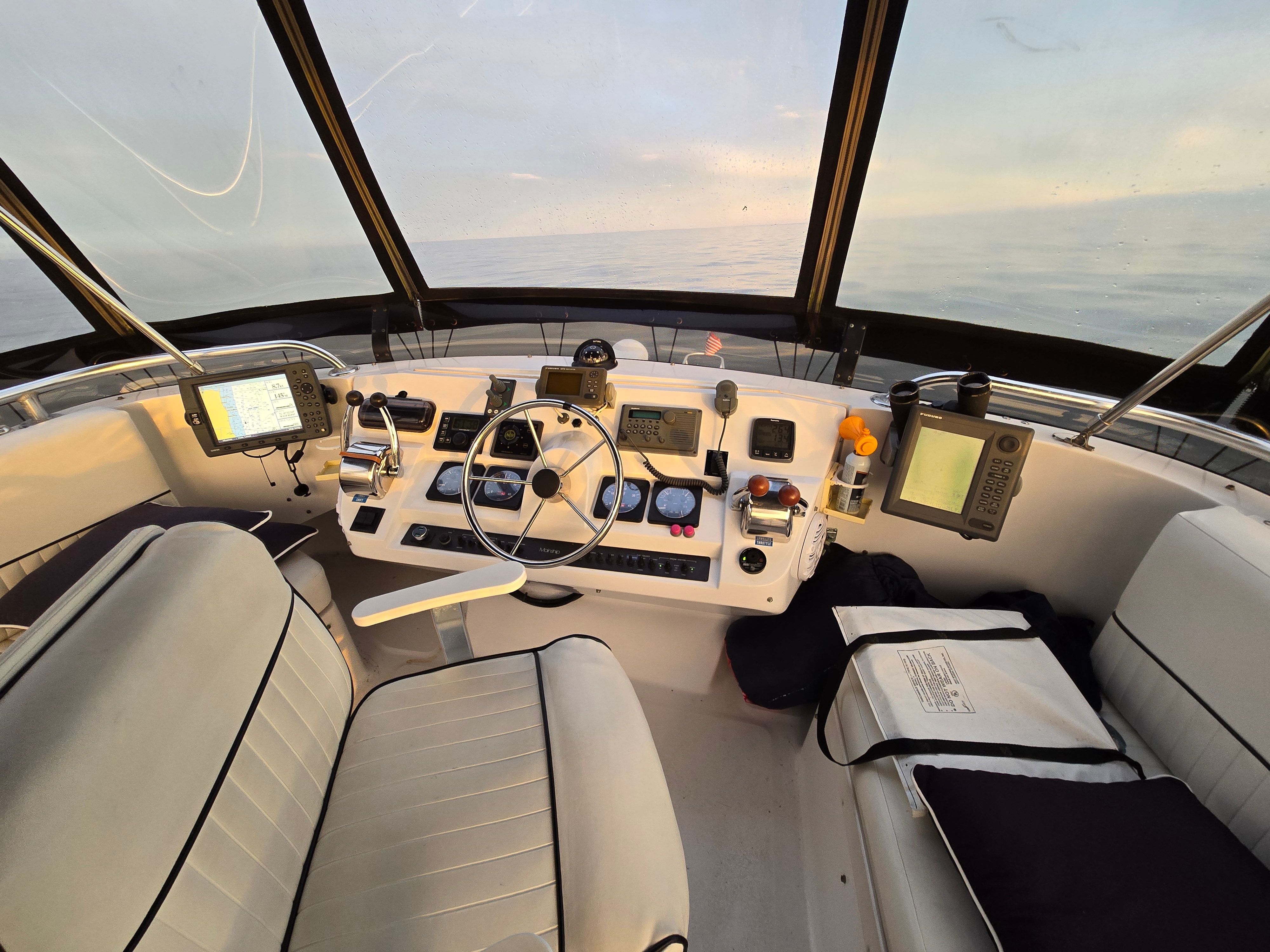 1999 Mainship 390 Trawler - 3