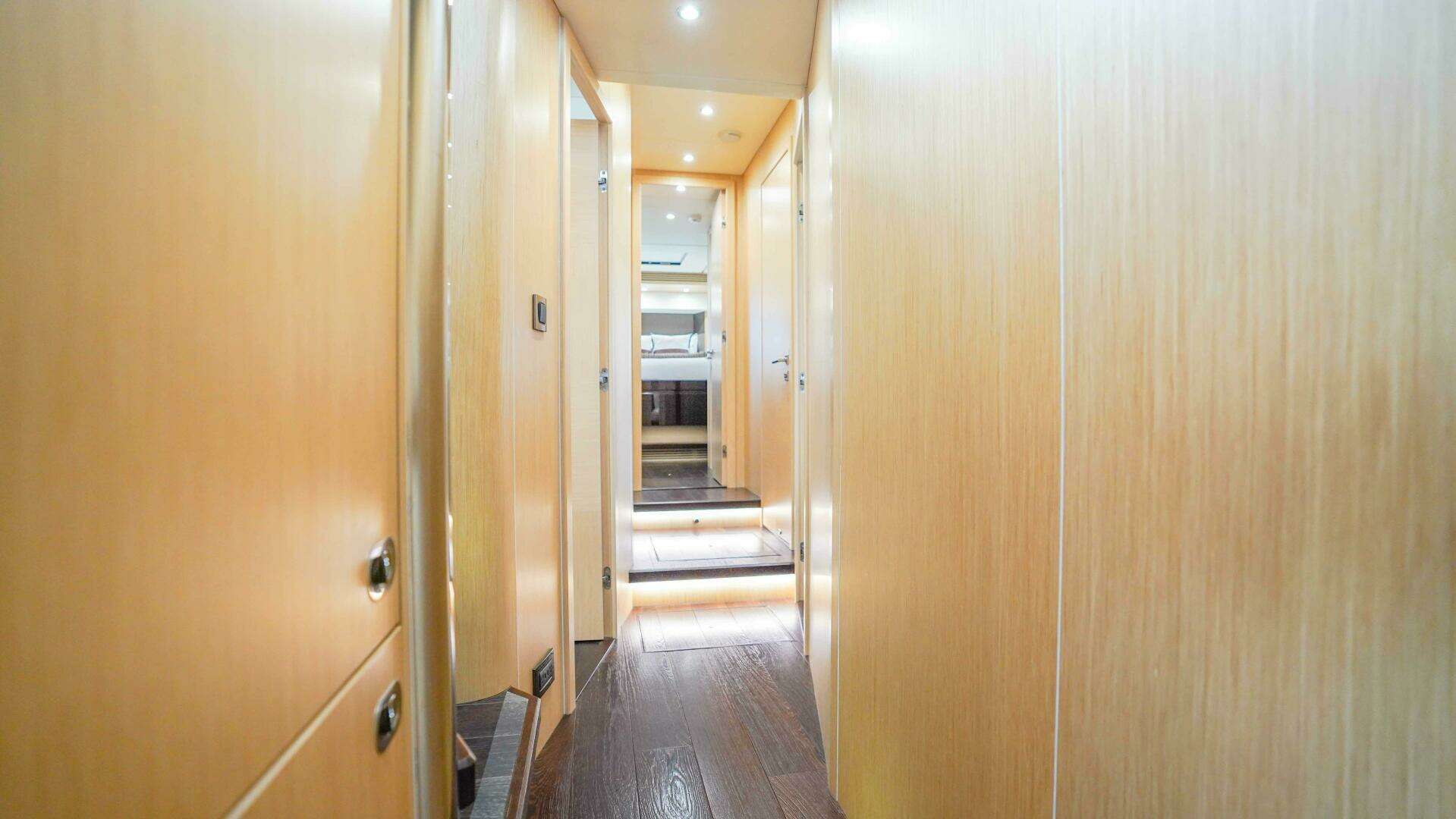 2016 Sunseeker 75 Yacht - Image 37