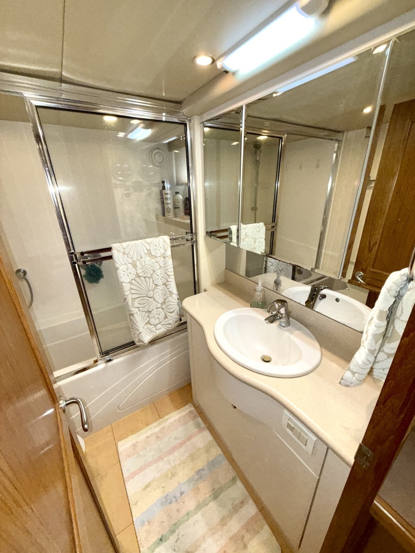 2001 Pacific Mariner — - Image 21