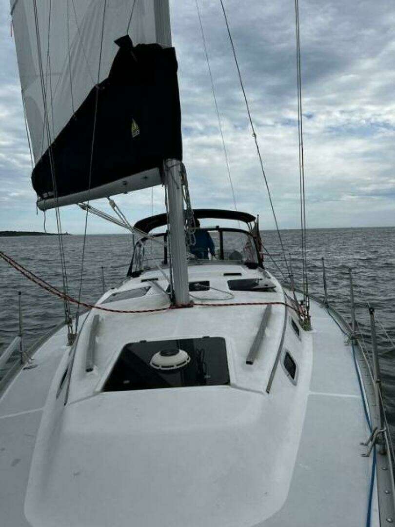 1992 Hunter 33.5 - Image 24