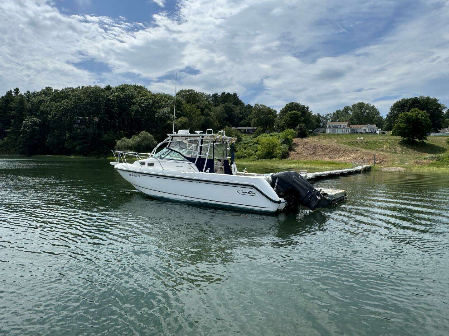 1999 Boston Whaler 28 Conquest - Image 3