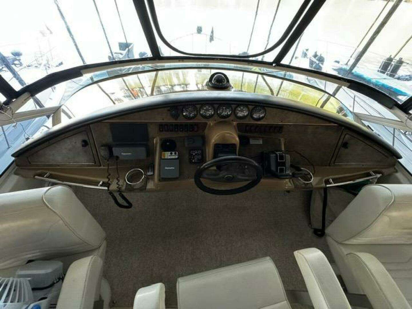 2004 Carver 360 Sport Sedan - Image 7