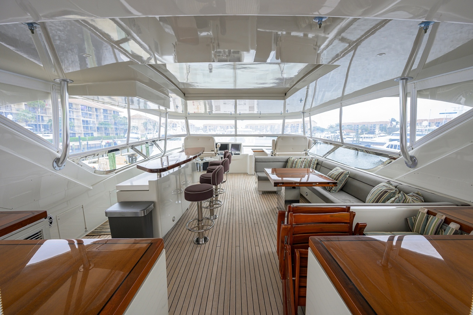 2013 Hatteras 80 Motor Yacht - Image 48