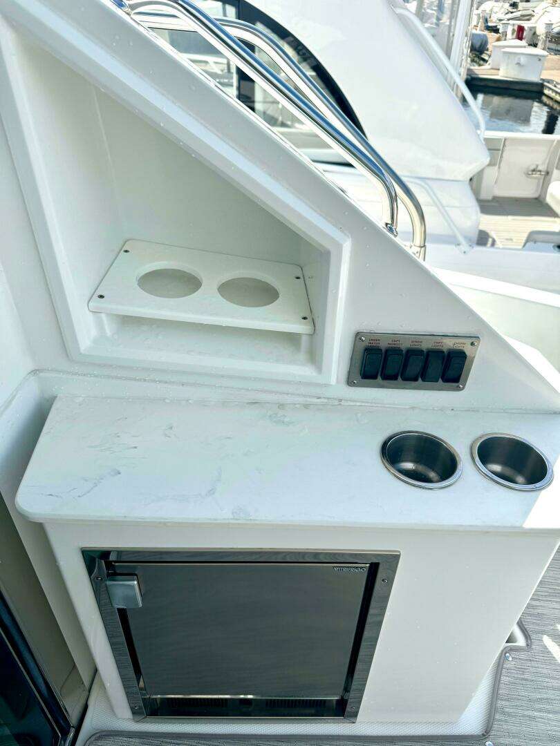 2020 Cruisers Yachts 50 Cantius - Image 45