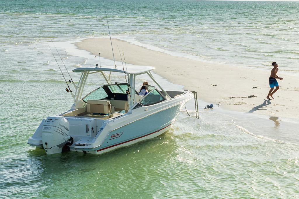 2023-Boston-Whaler-240-Vantage-MarineMax