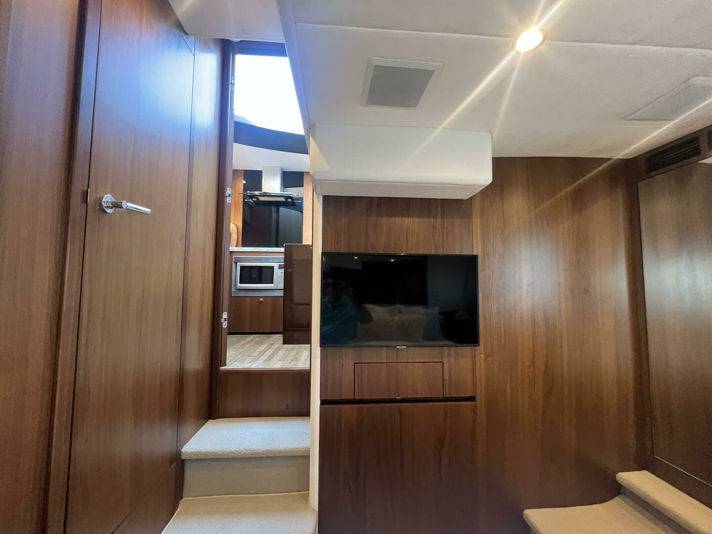 2015 Princess V52 - Image 26