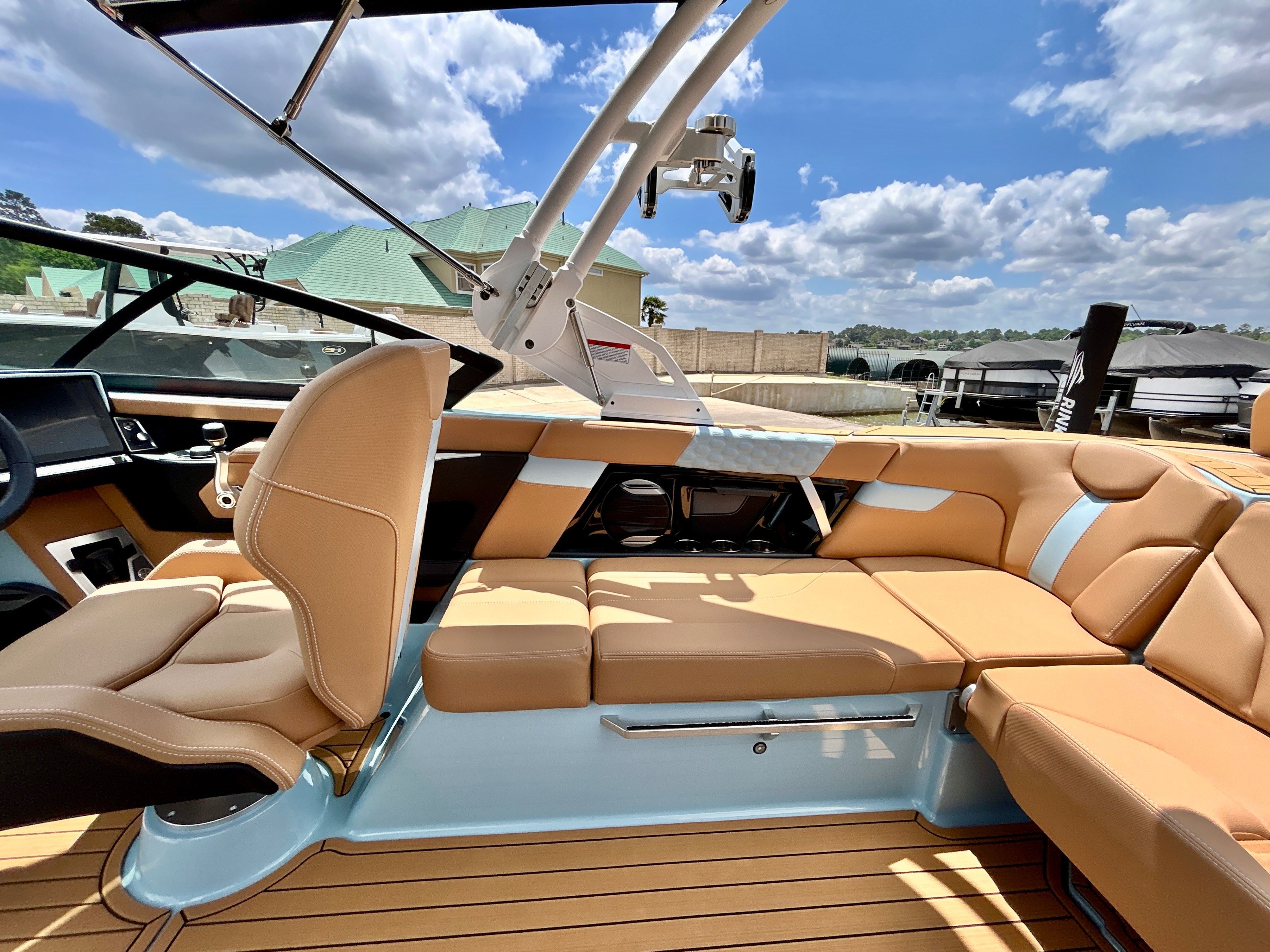 2026 MasterCraft XT23 - 42