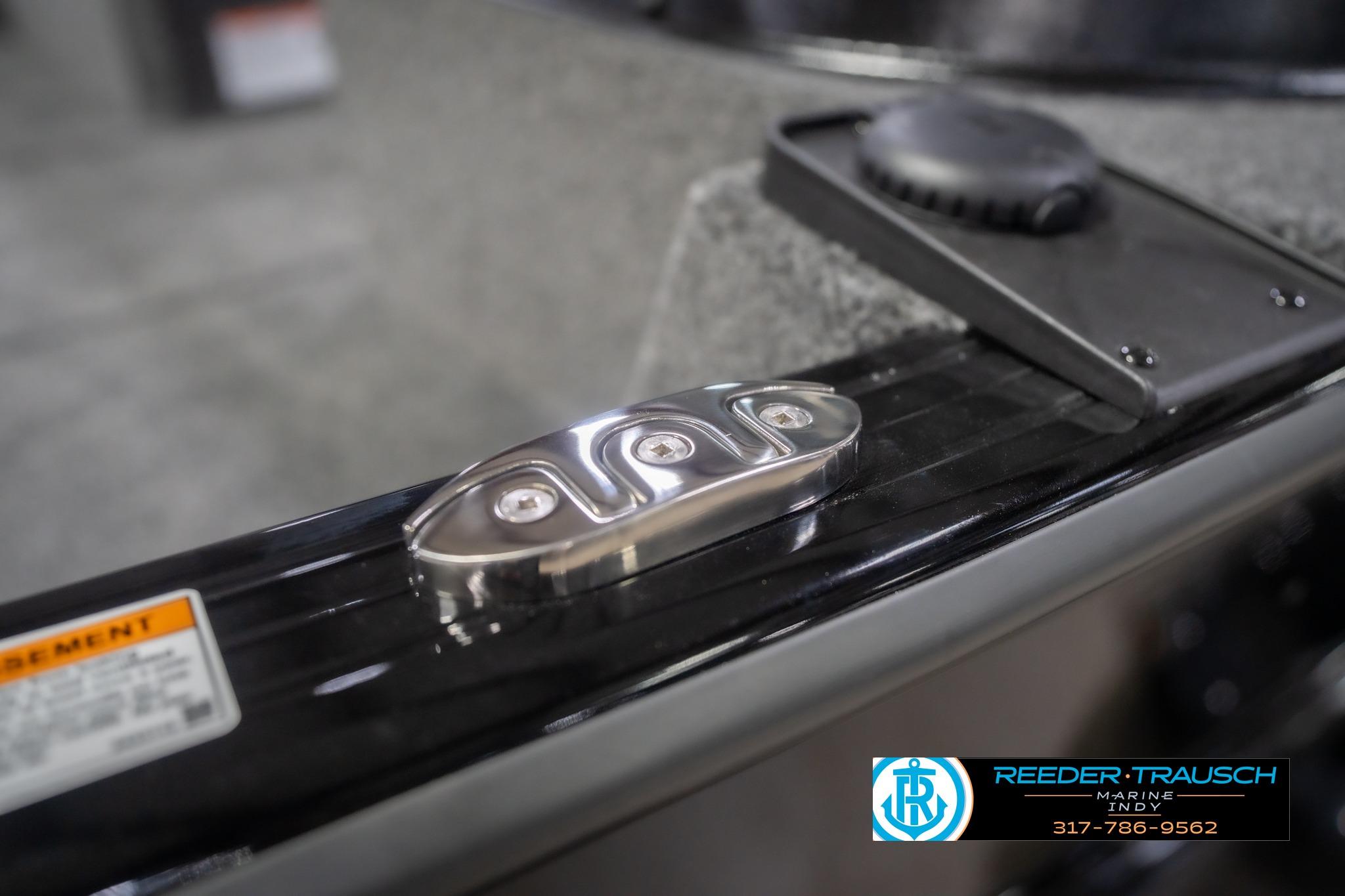 2026 Lund 2075 Impact XS boat detail with Reeder-Trausch Marine logo.