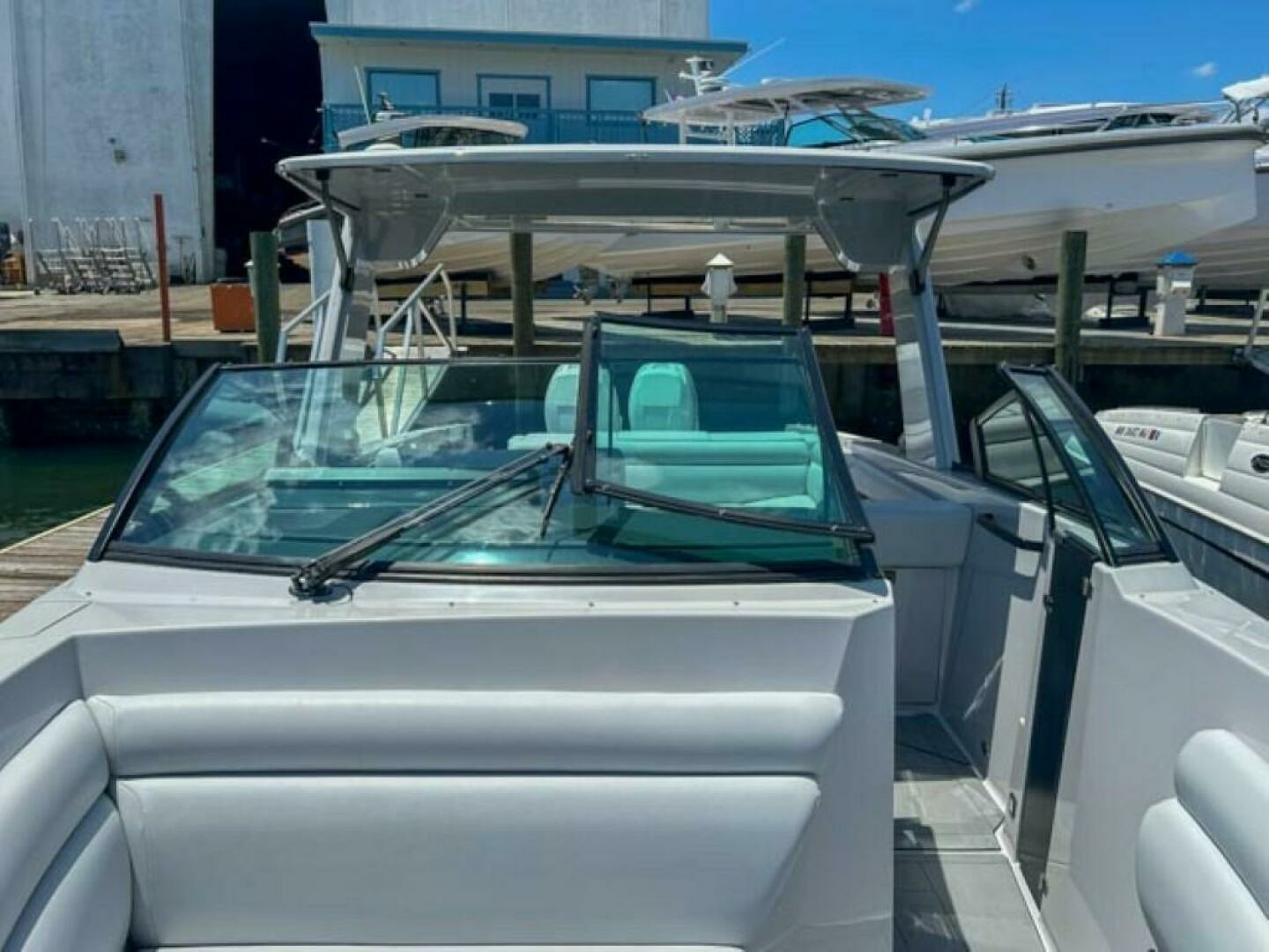 2020 Aviara AV32 OB - Image 12
