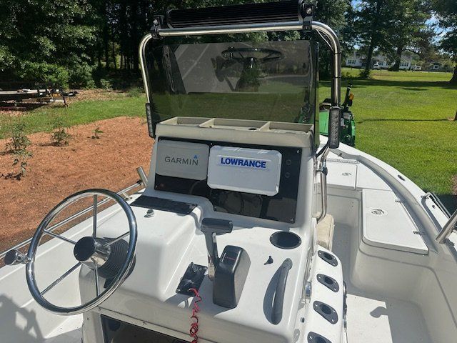 2003 Skeeter ZX2200 boat with Garmin and Lowrance equipment.