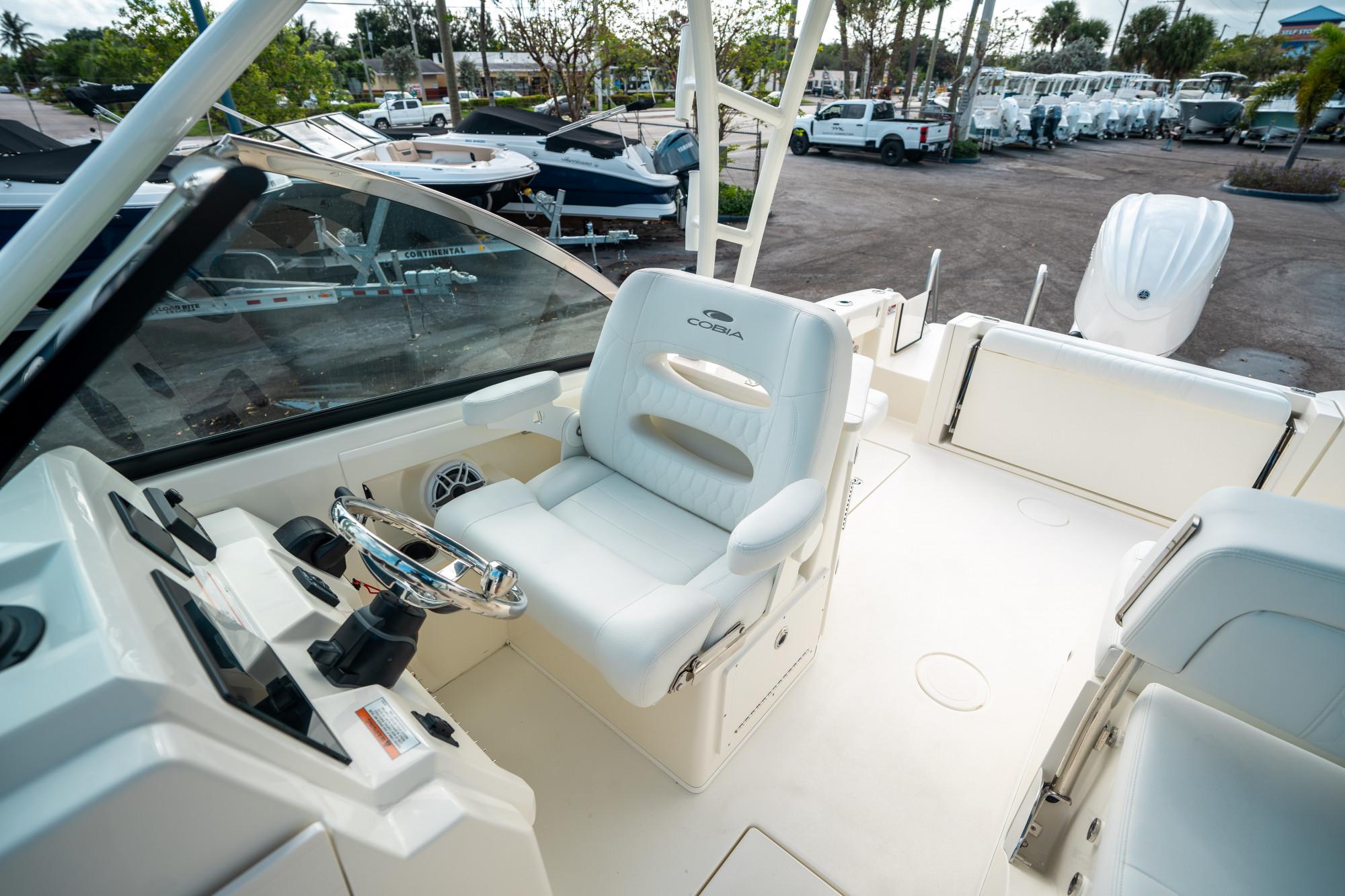 2025 Cobia 240 Dual Console - 23