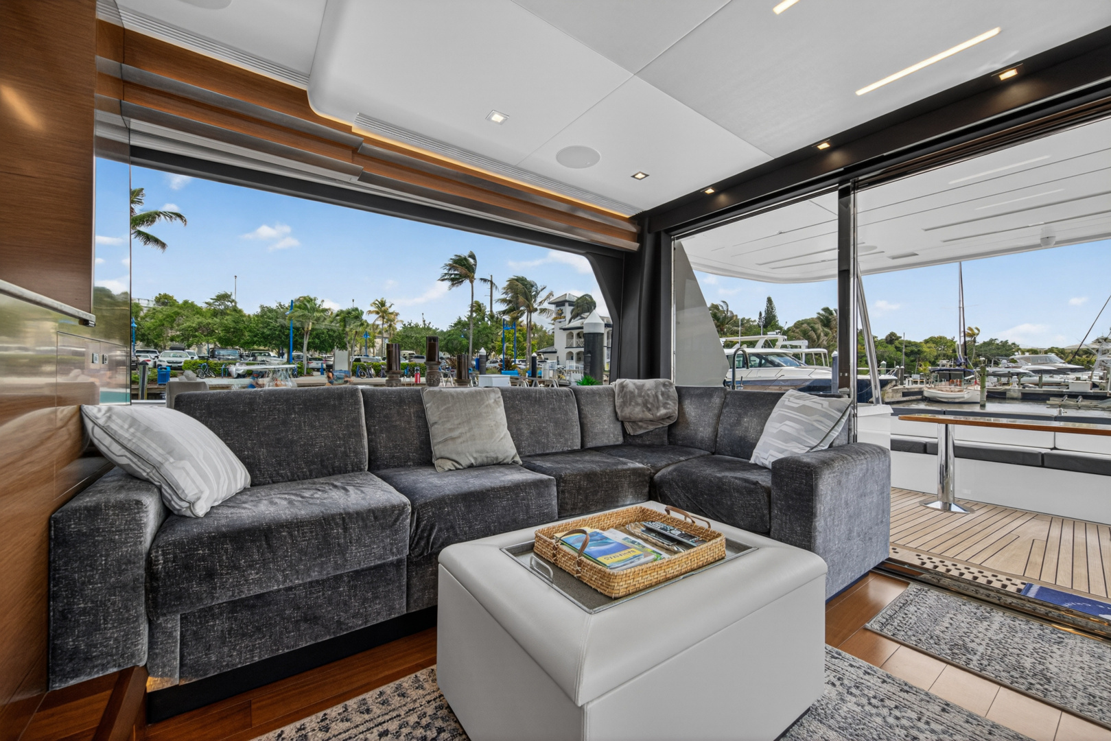 2021 Ocean Alexander 70E - Image 15