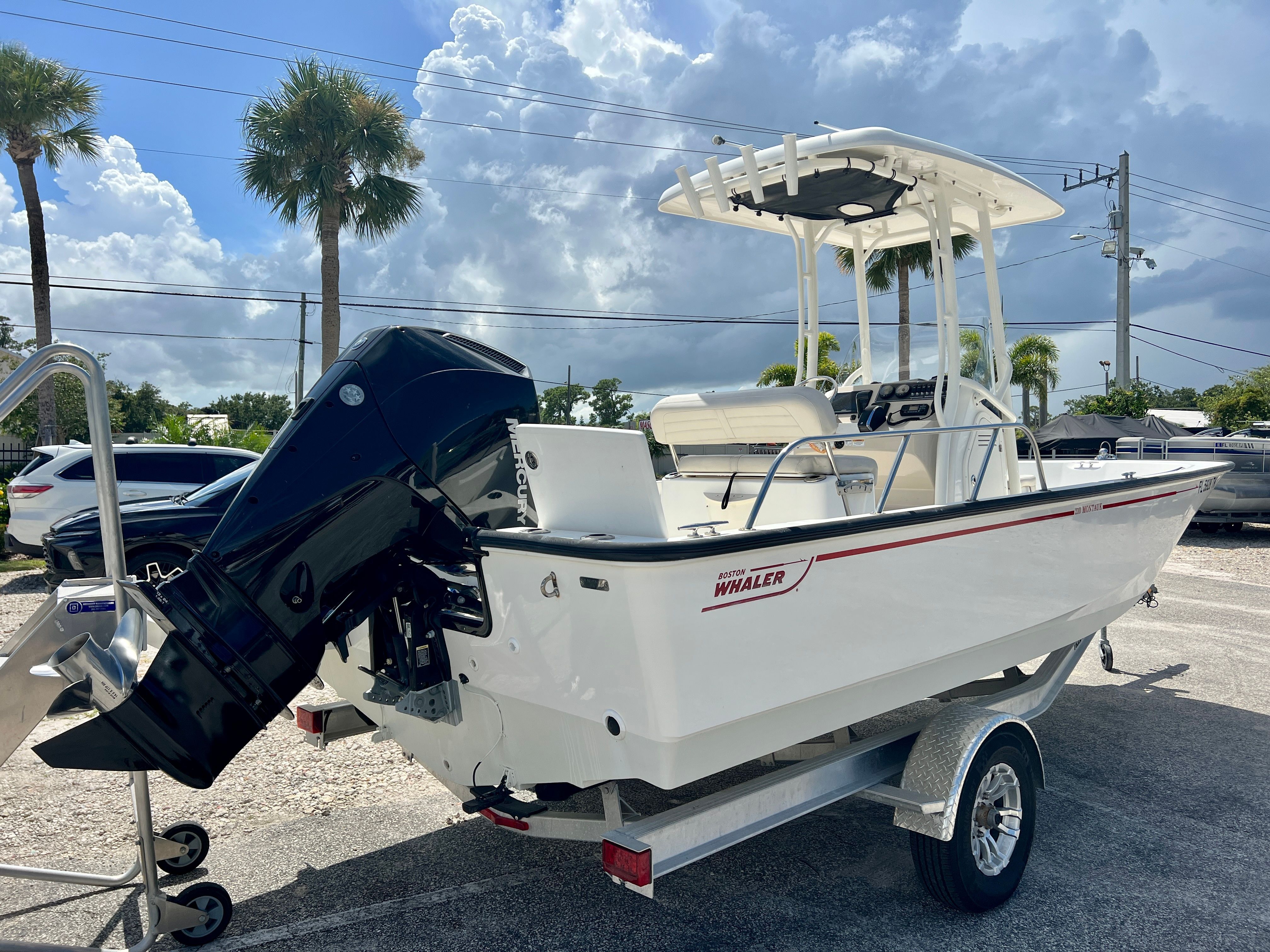 2023 Boston Whaler 210 Montauk - 7